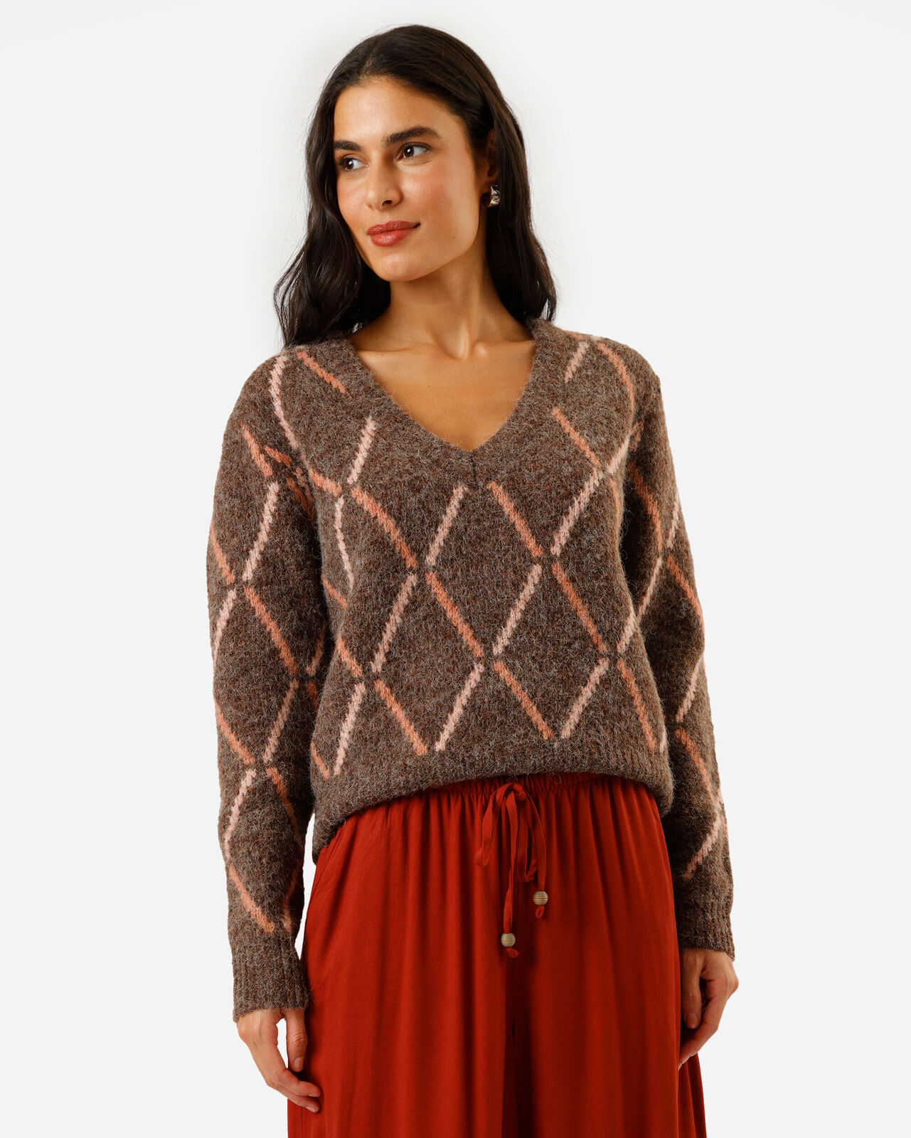 suéter feminino de tricot decote v xadrez argyle marrom