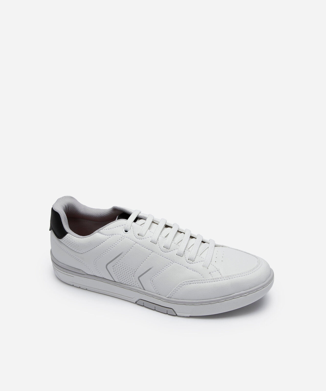 sapatênis masculino com recortes branco