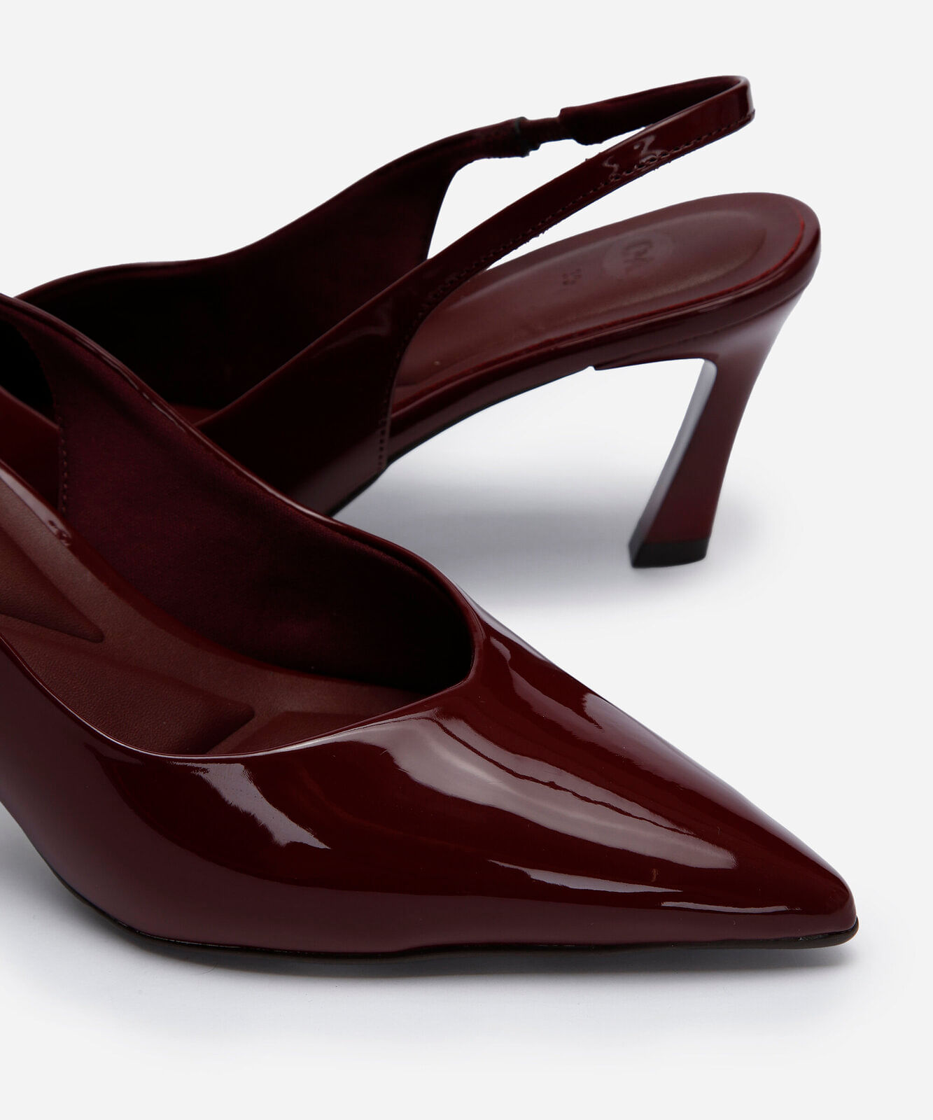 scarpin slingback feminino bico fino salto alto vinho