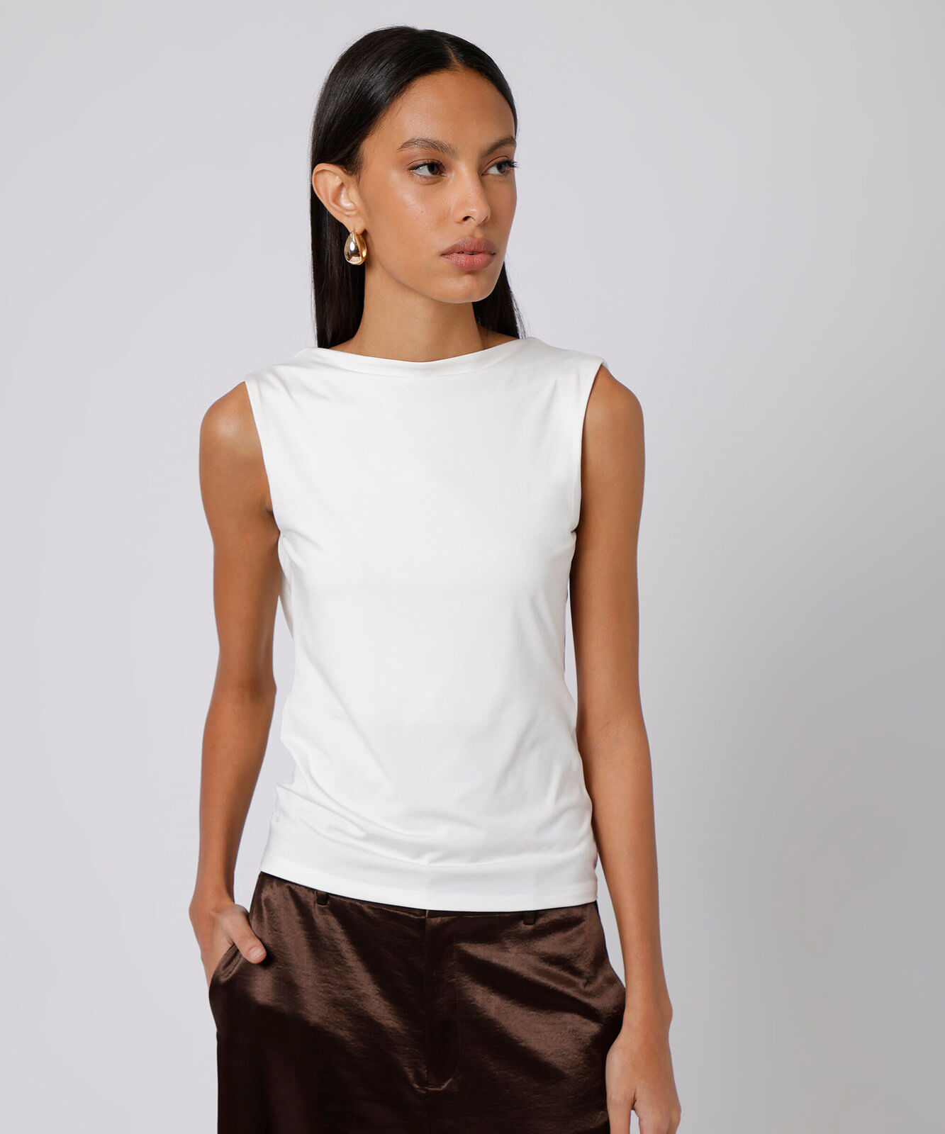 blusa feminina decote degagê costas mindset off white