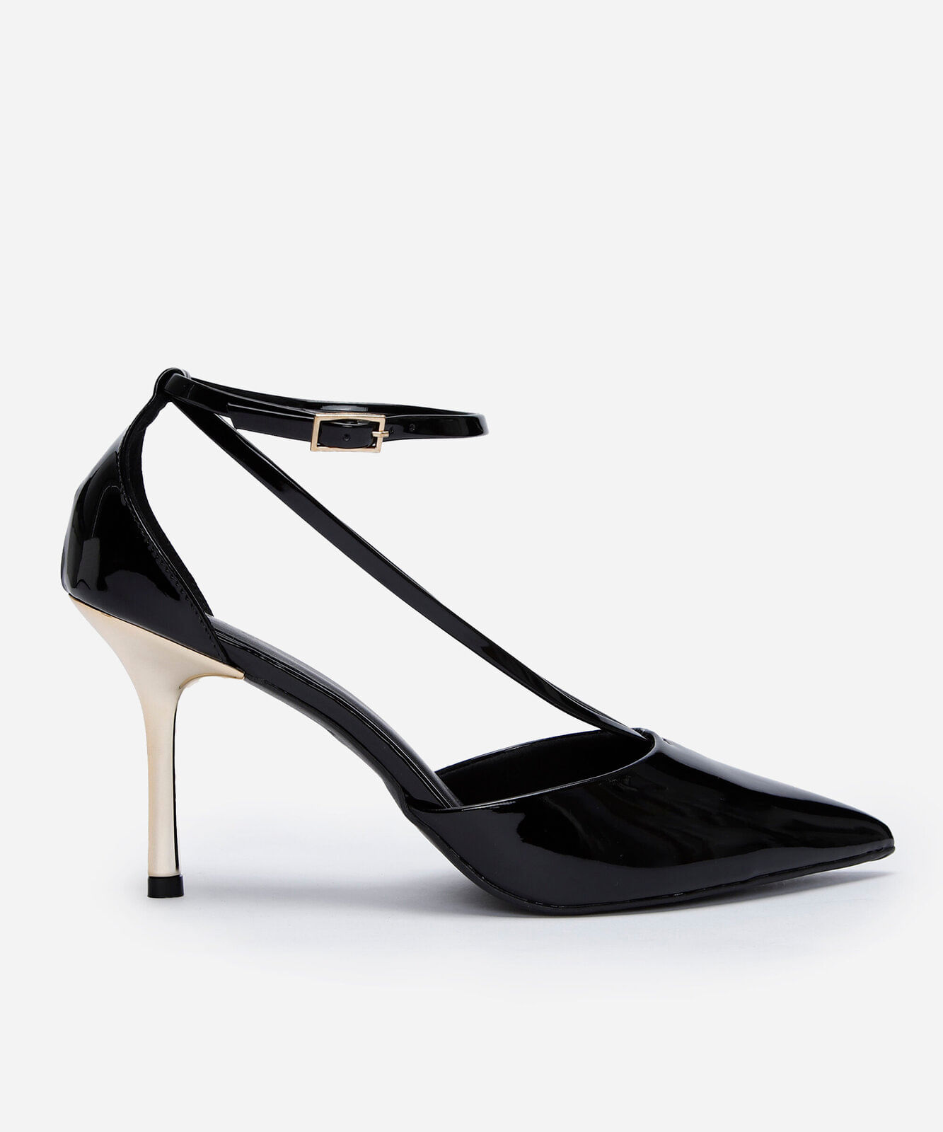 scarpin bico fino salto alto preto