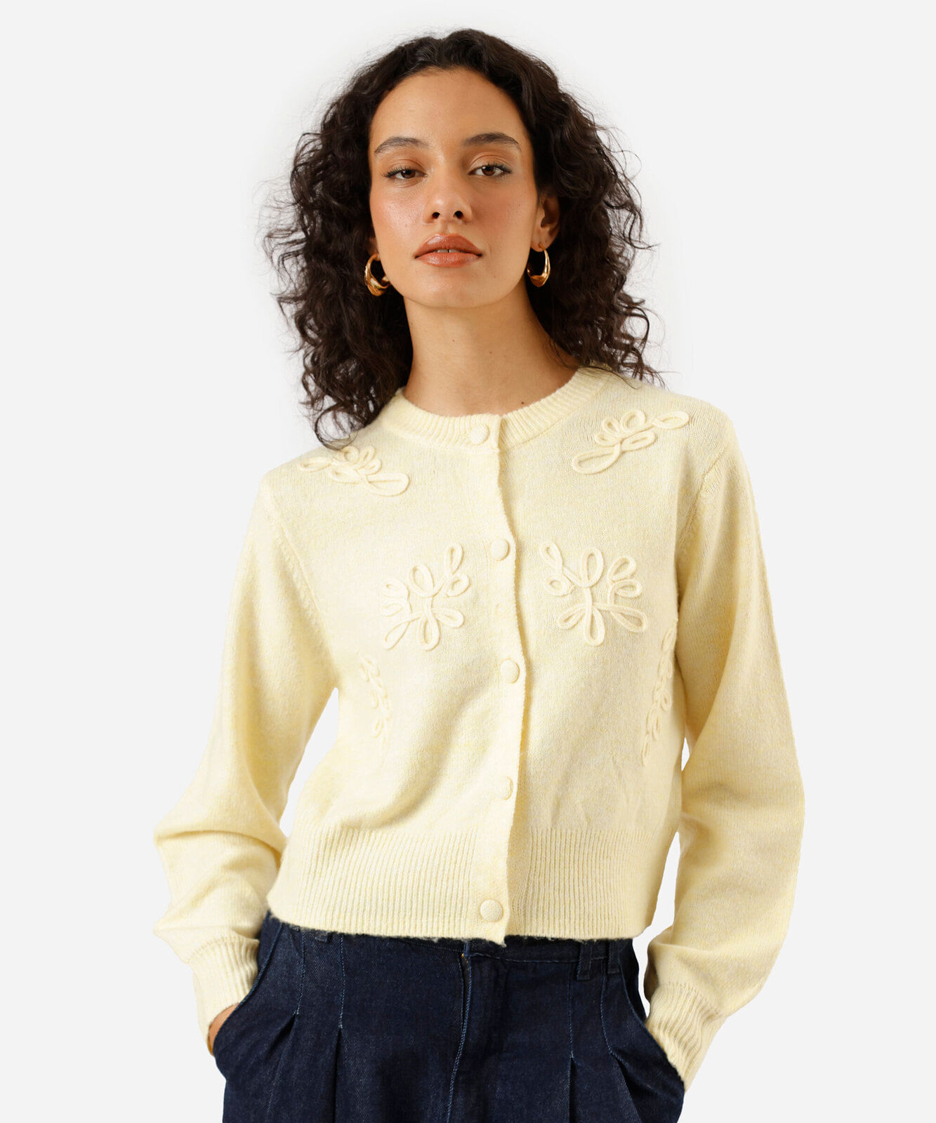 cardigan feminino de tricot com bordados amarelo