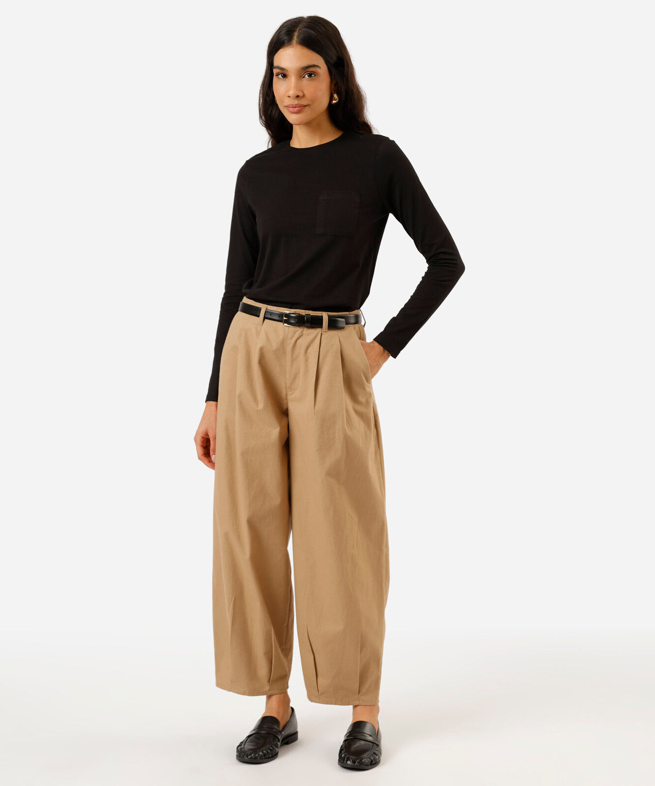 camiseta feminina de algodão com bolso manga longa preta