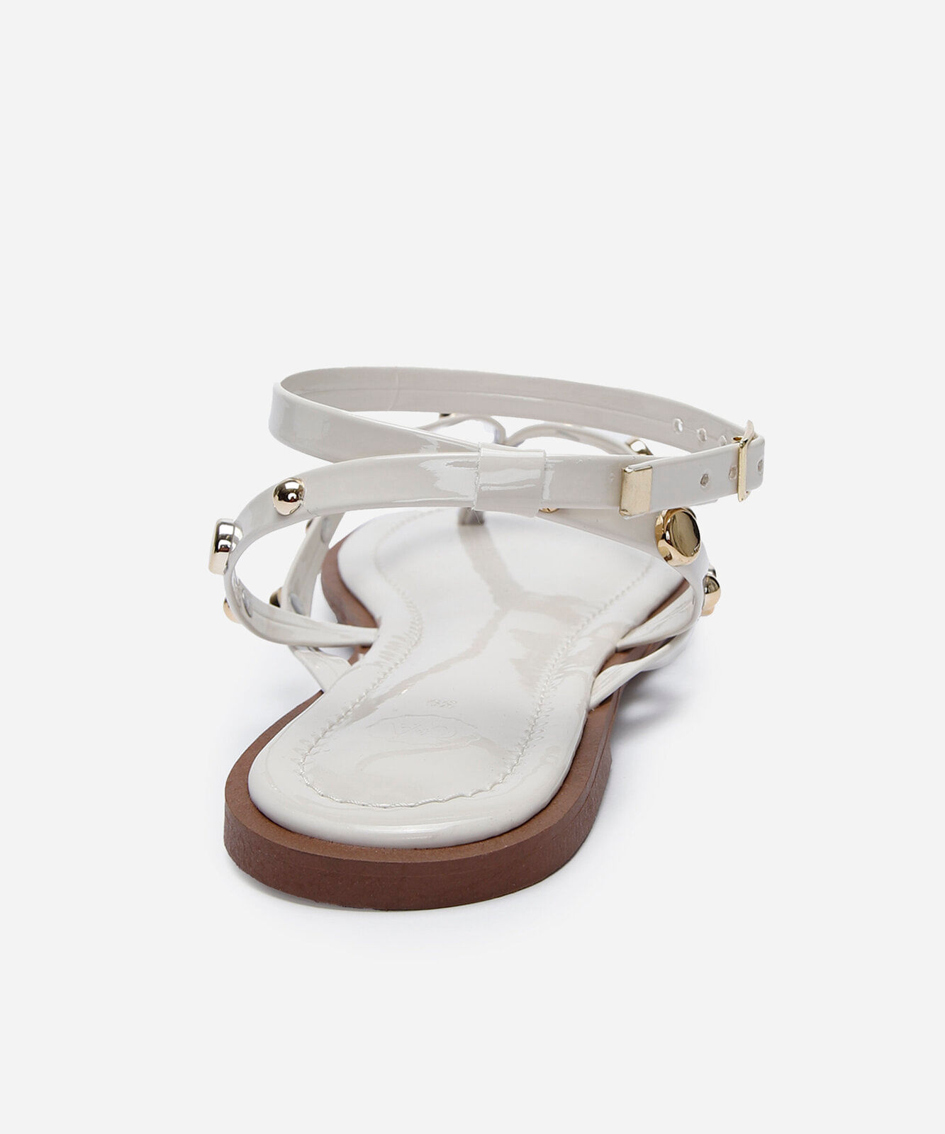 rasteirinha flat com tiras finas e tachas off white