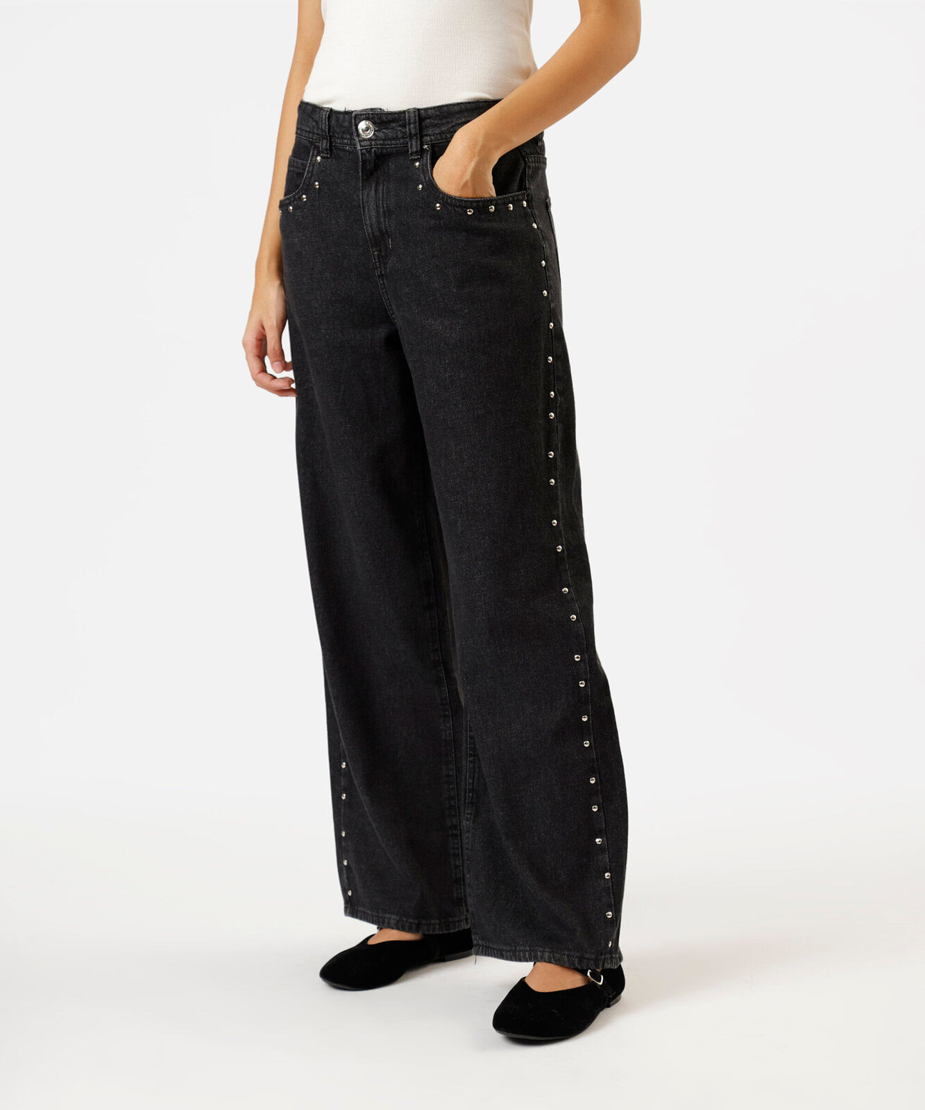 calça oversized feminina jeans com tachas cintura baixa preta