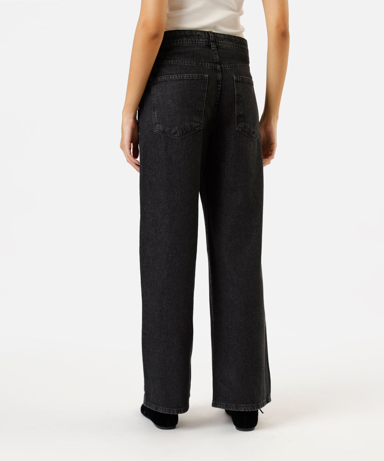 calça oversized feminina jeans com tachas cintura baixa preta