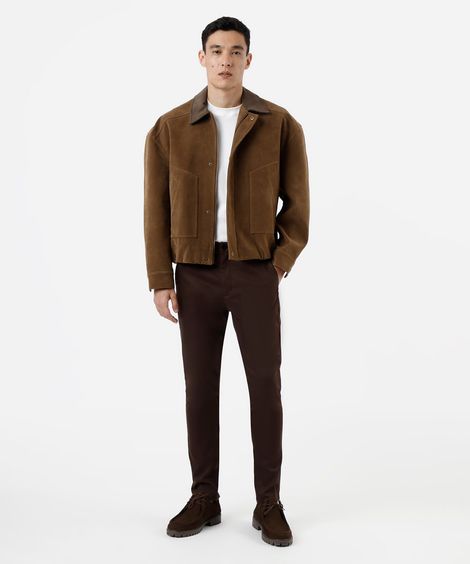 calça chino carrot de alfaiataria masculina marrom