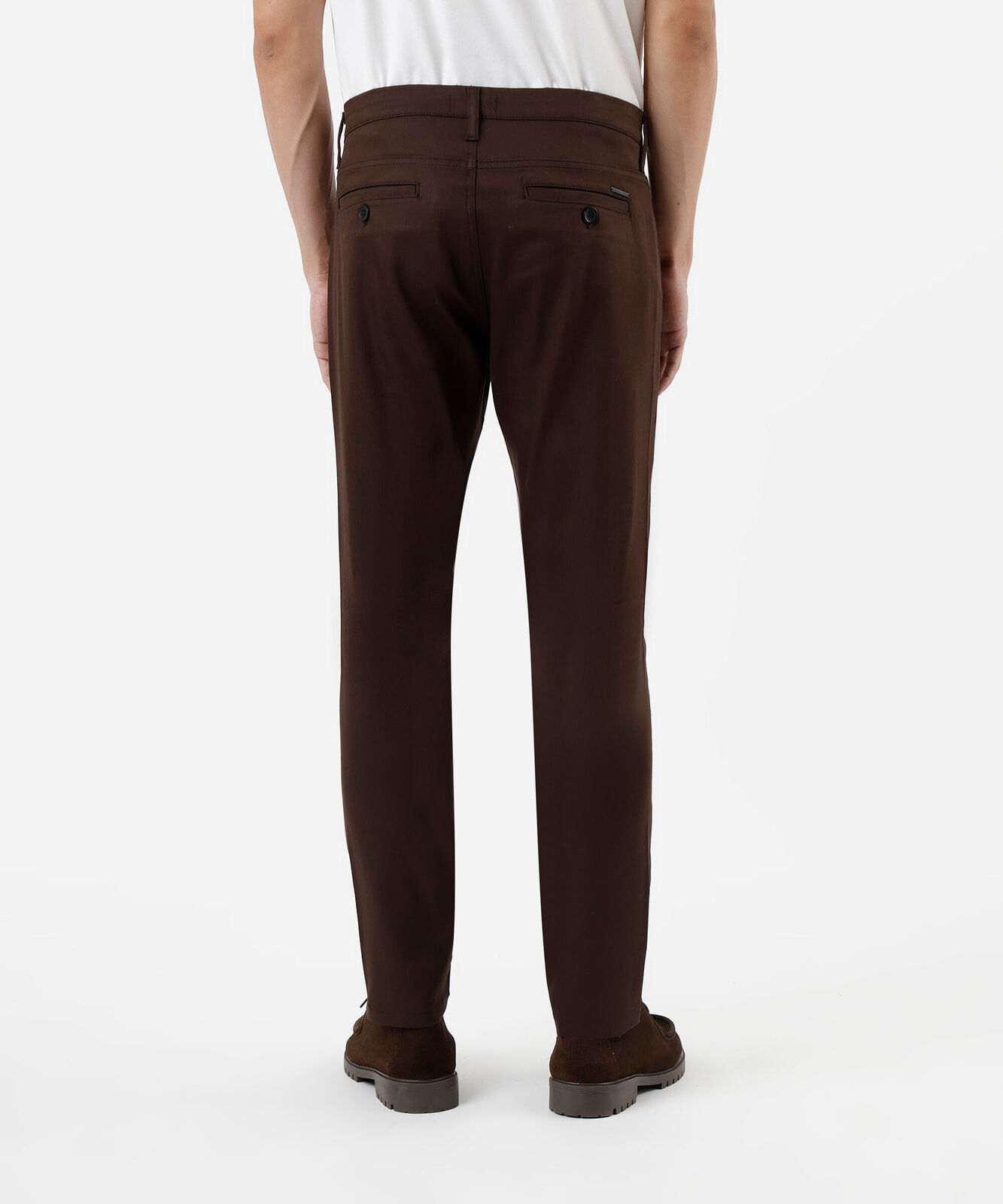calça chino carrot de alfaiataria masculina marrom