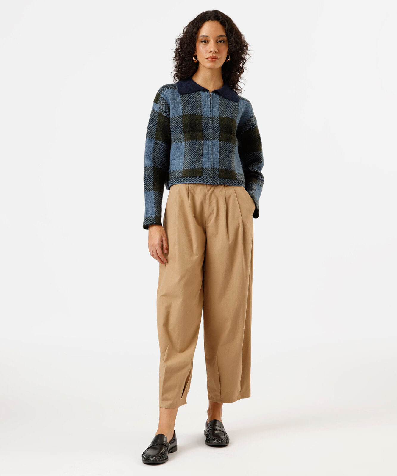 jaqueta feminina de tricot com bolsos xadrez colorida