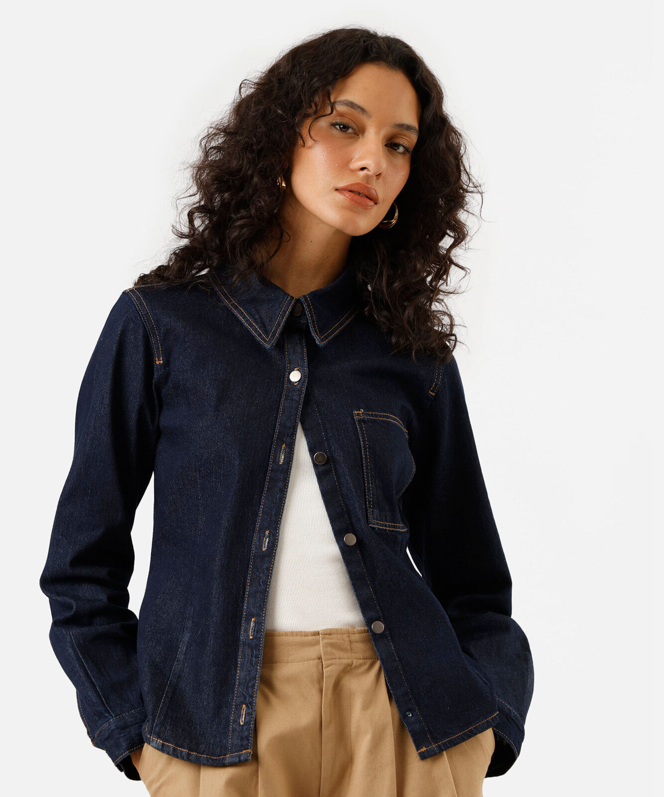 camisa acinturada feminina jeans manga longa  azul