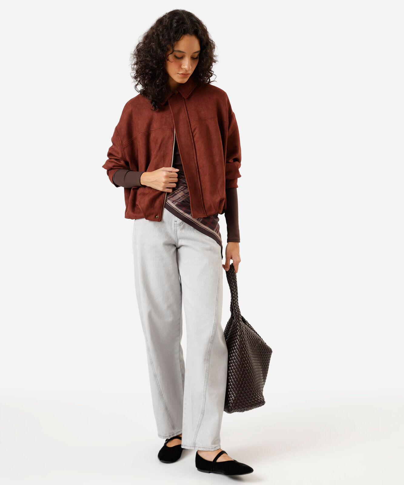 jaqueta balonê oversized feminina de suede marrom