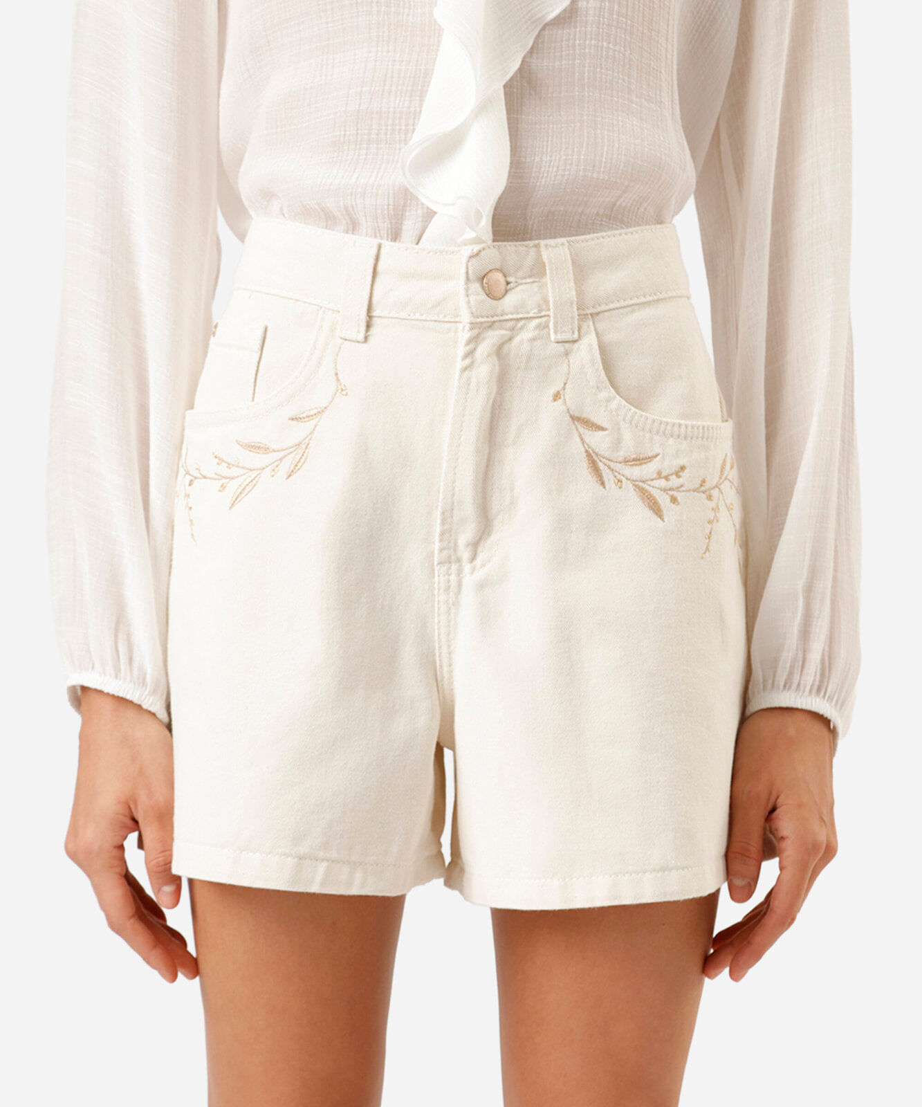 short feminino de sarja com bordado bege