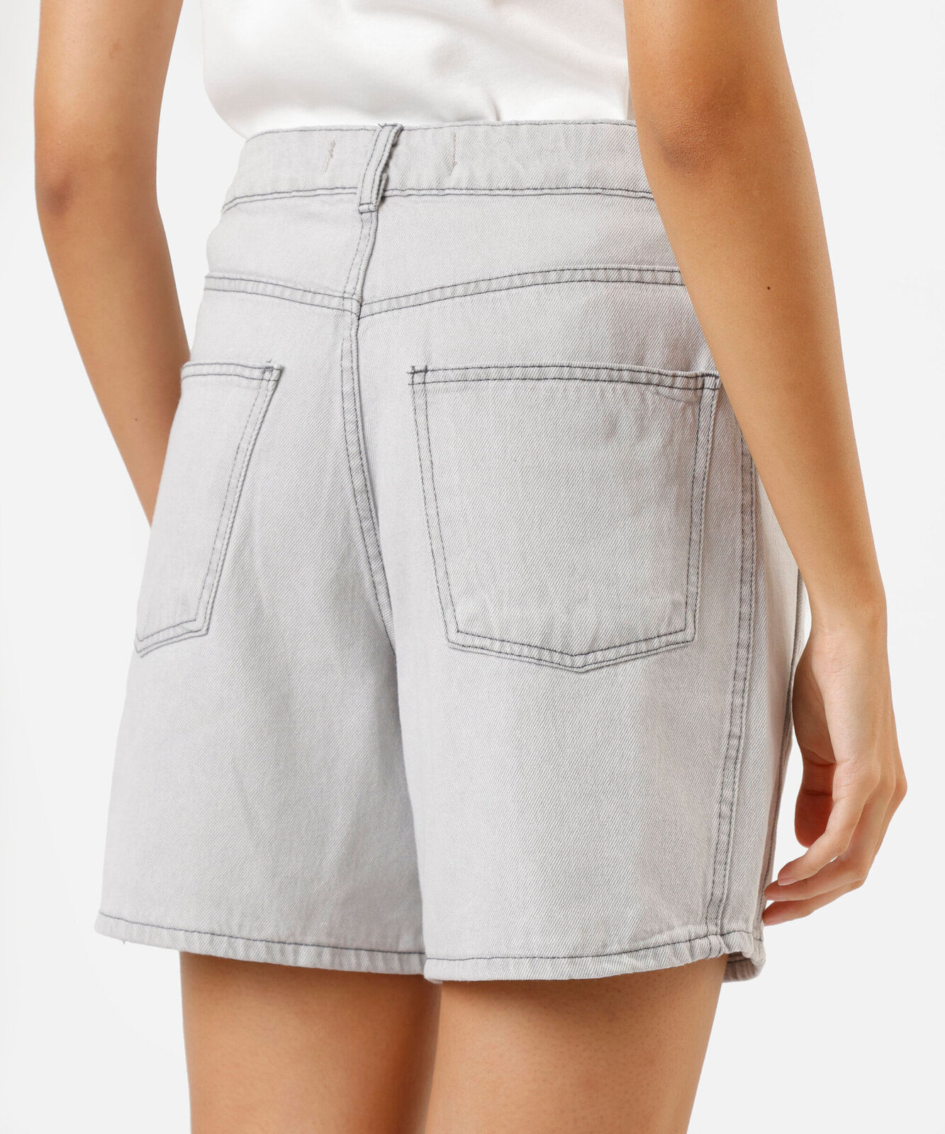 bermuda mom feminina jeans cintura alta cinza