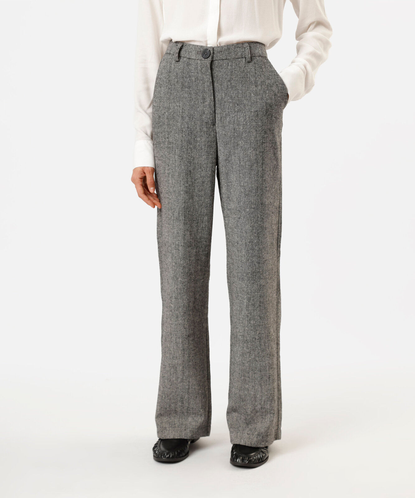 calça de alfaiataria feminina texturizada cinza