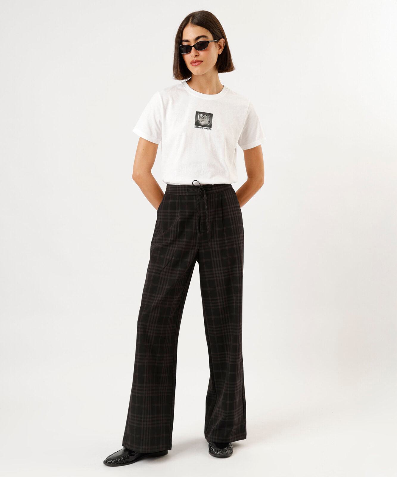 camiseta feminina de algodão manga curta estampada off white