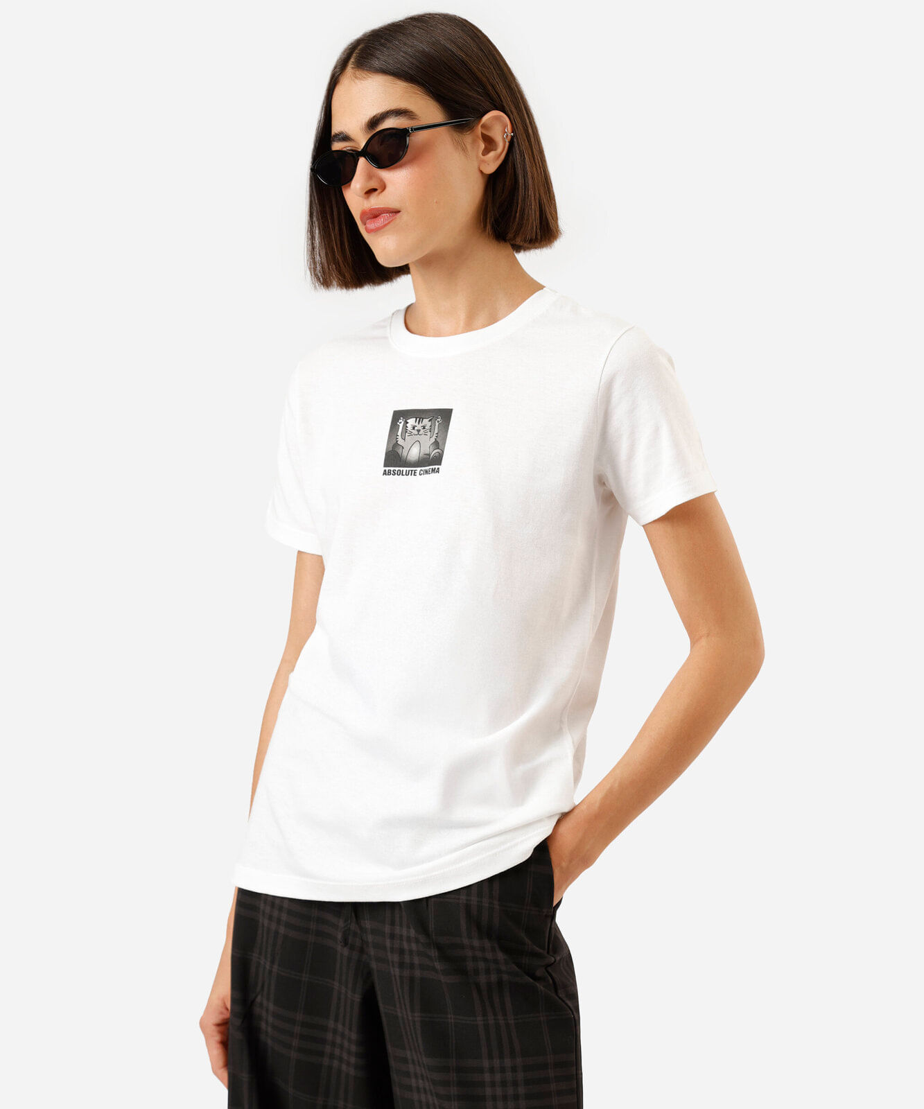 camiseta feminina de algodão manga curta estampada off white