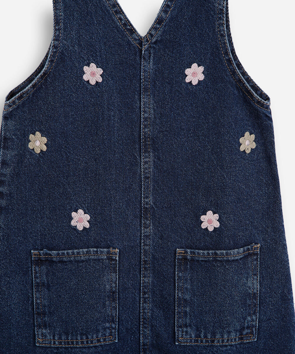 salopete infantil jeans com bordados florais azul