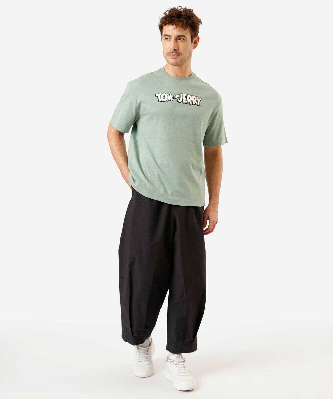 camiseta masculina com algodão manga curta tom e jerry verde
