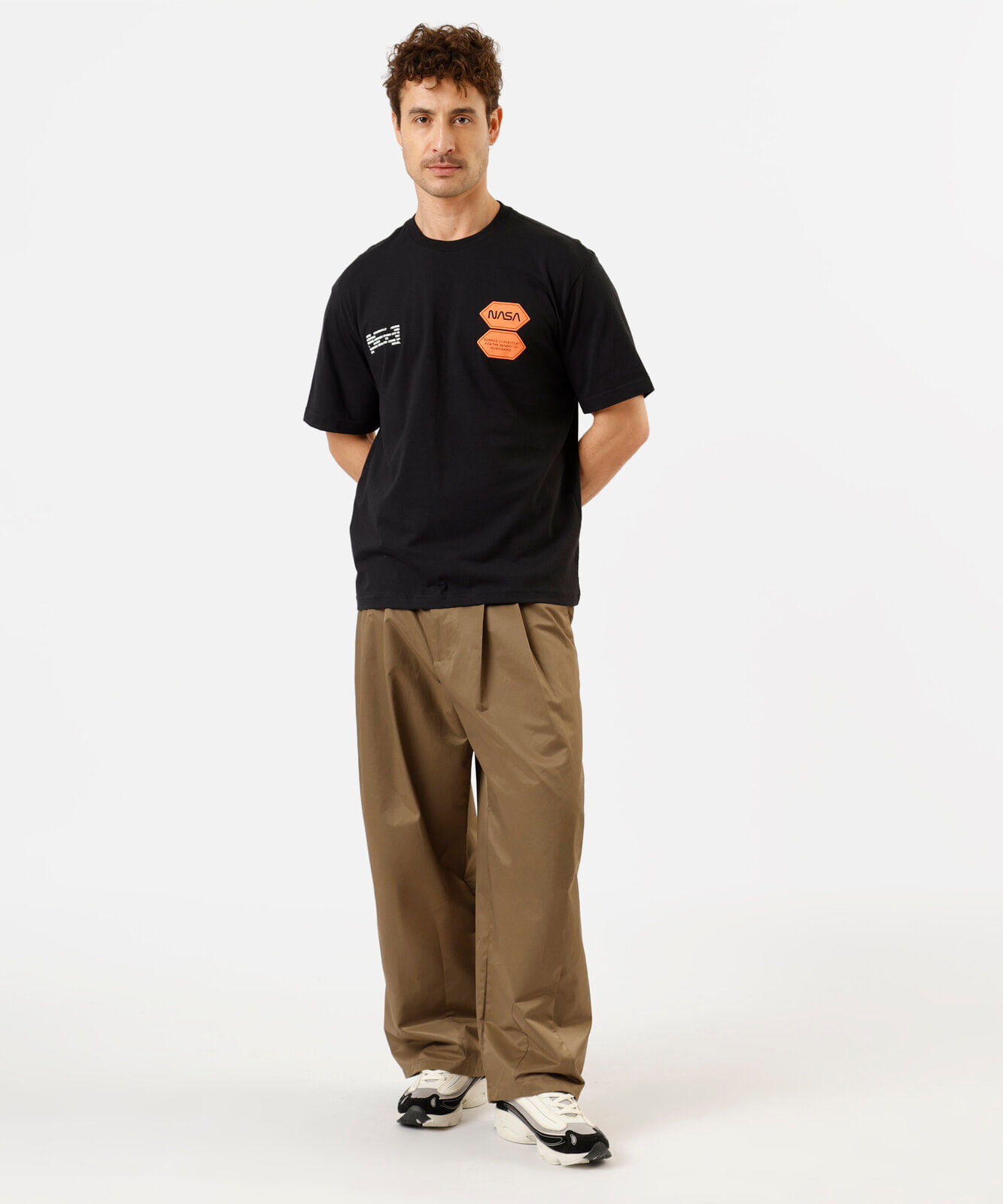 camiseta masculina de algodão manga curta nasa preta