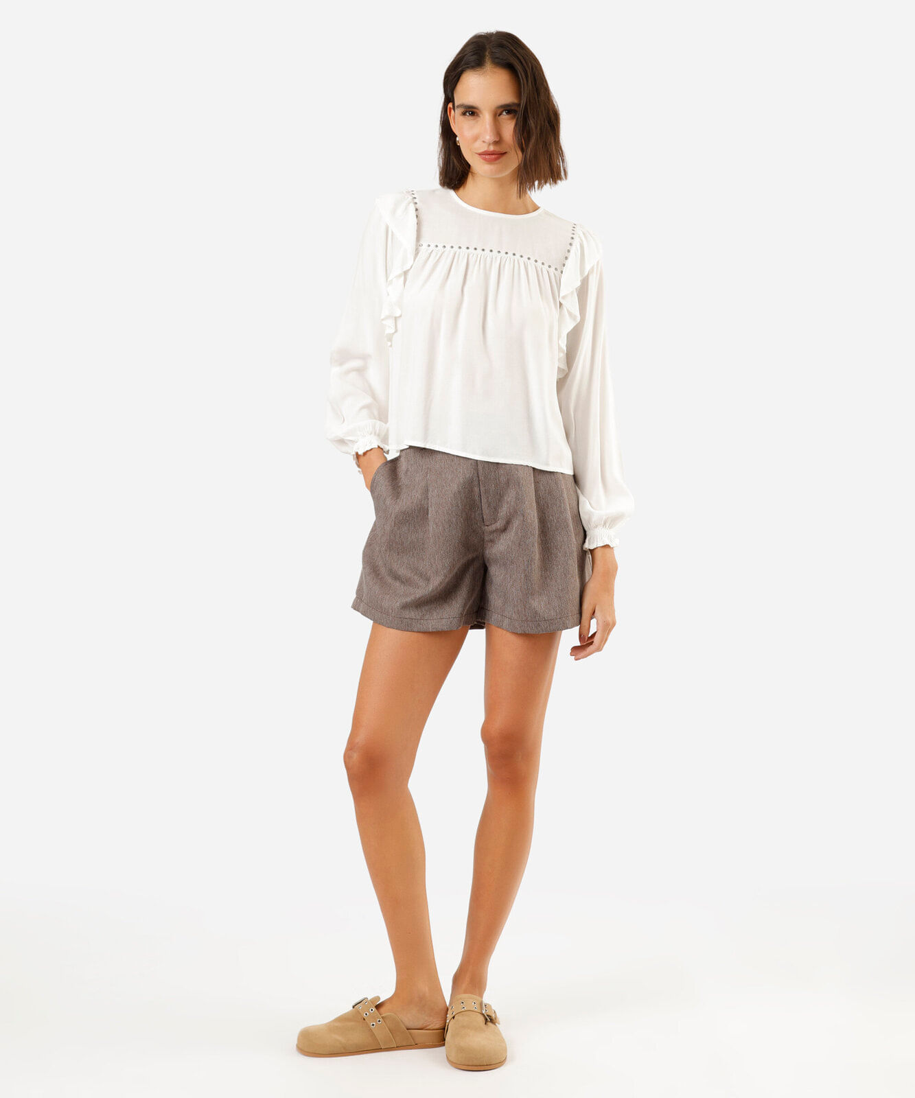 bata feminina de viscose com babado e bordado manga longa off white