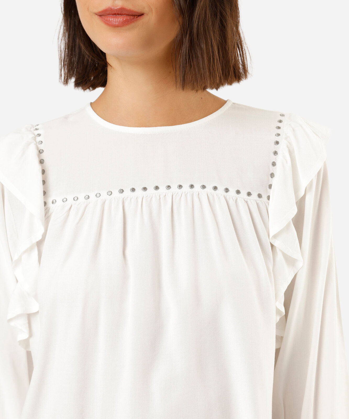 bata feminina de viscose com babado e bordado manga longa off white