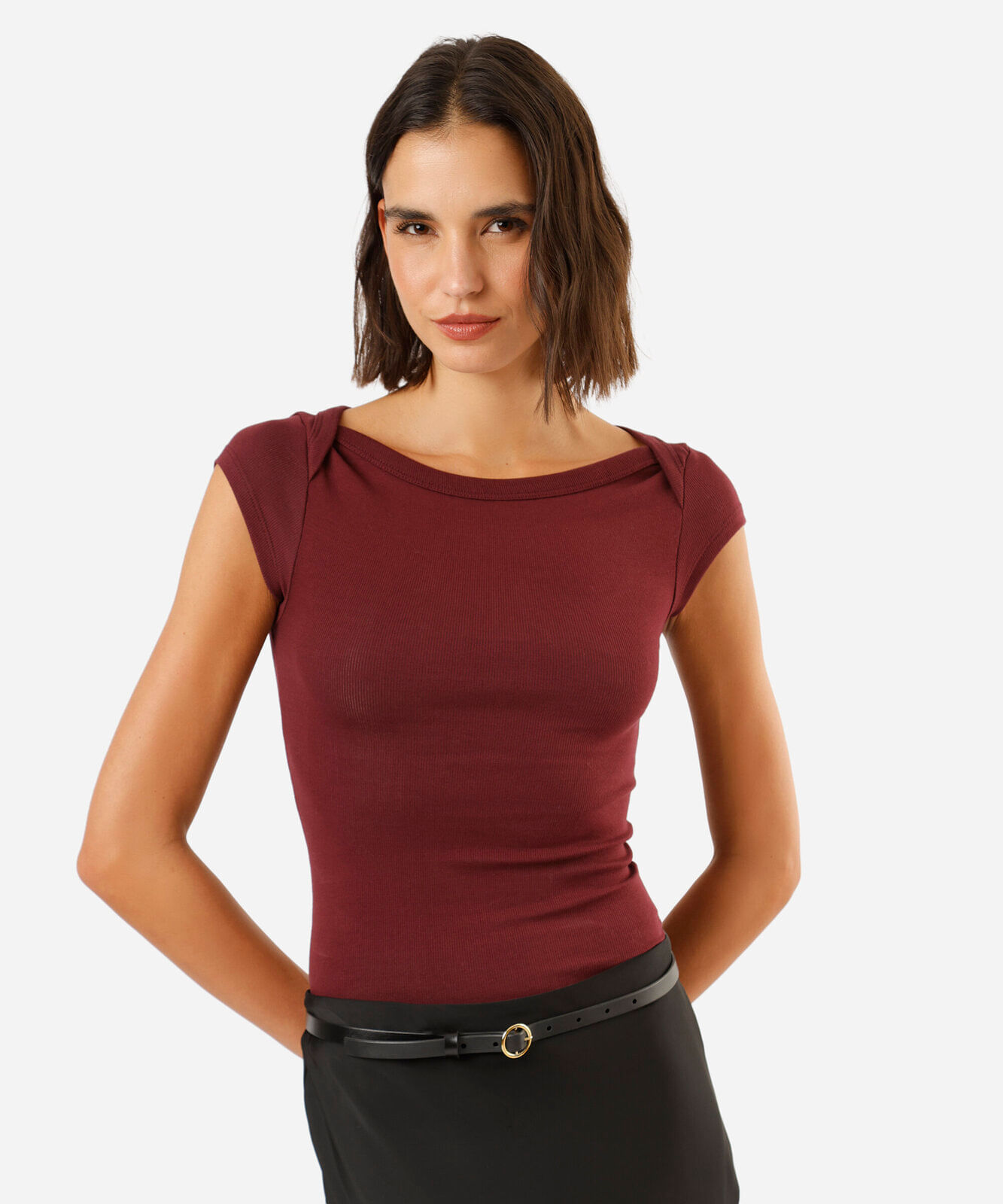 blusa feminina de algodão decote canoa canelado vinho