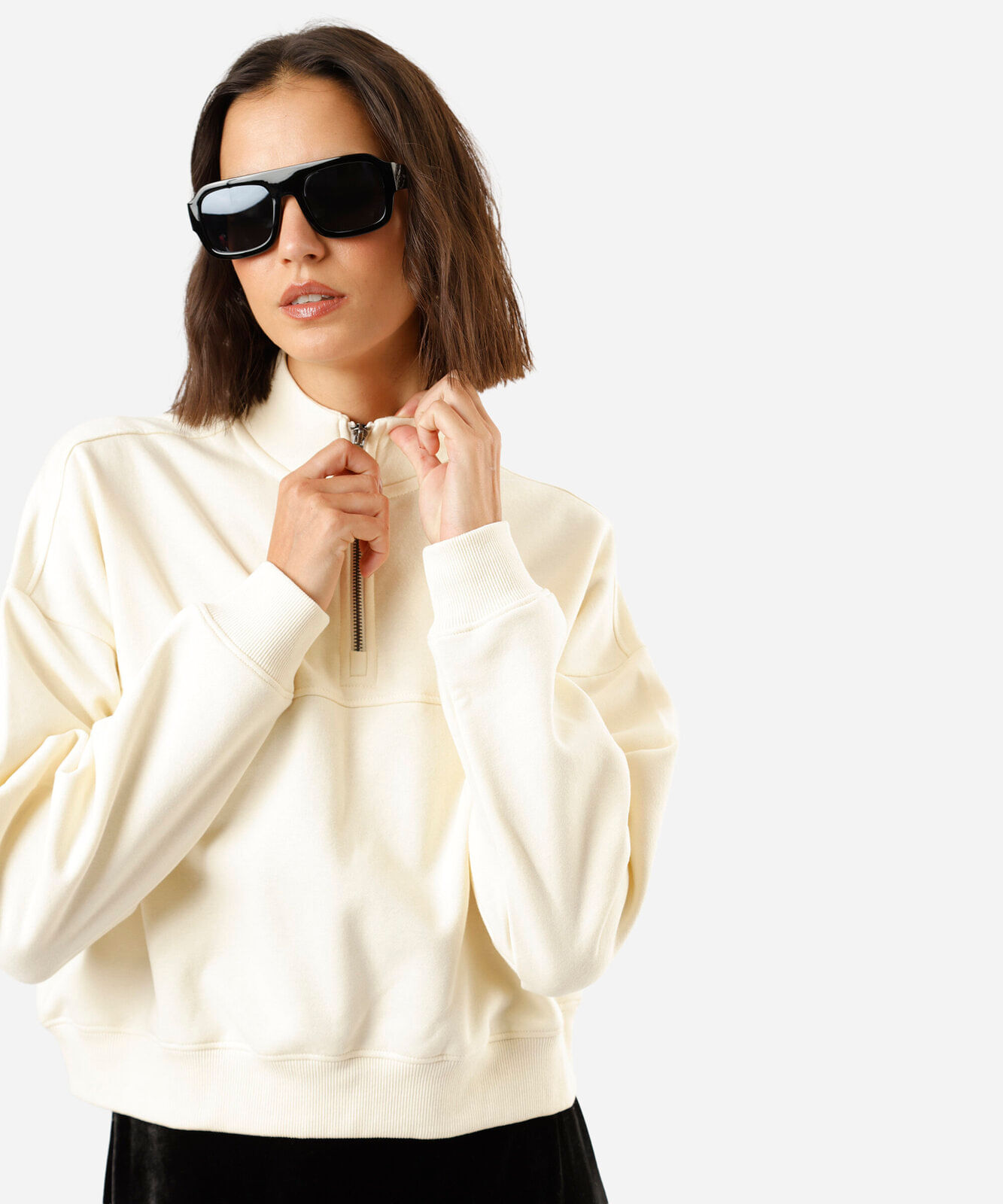 blusão cropped feminino de moletom gola alta amarelo
