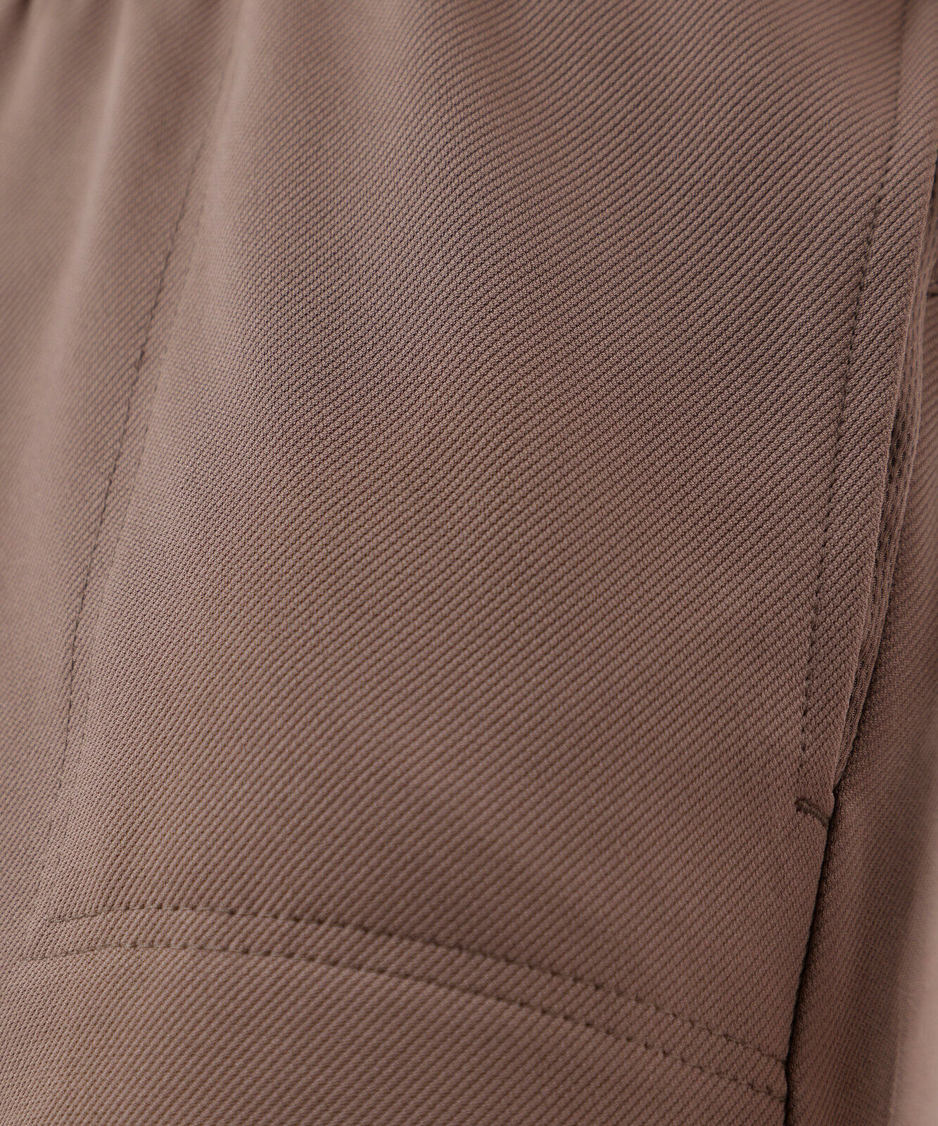 short cós com elástico texturizado esportivo marrom