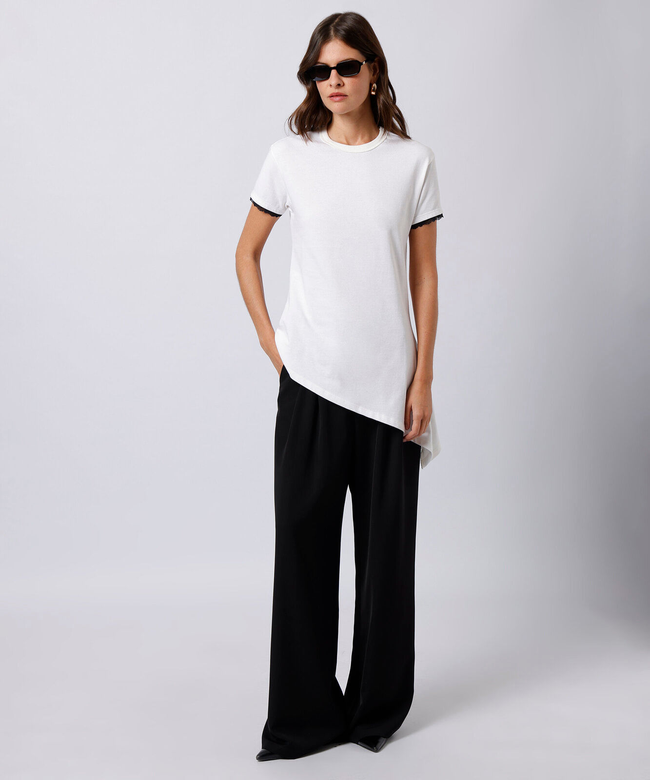 camiseta peplum feminina de algodão com renda manga curta mindset off white
