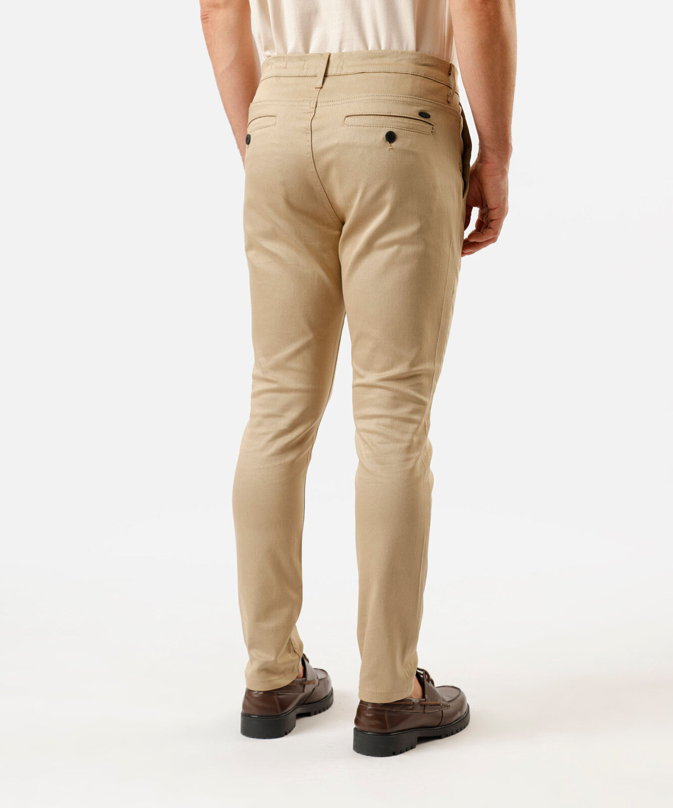 calça chino carrot de alfaiataria masculina cinza