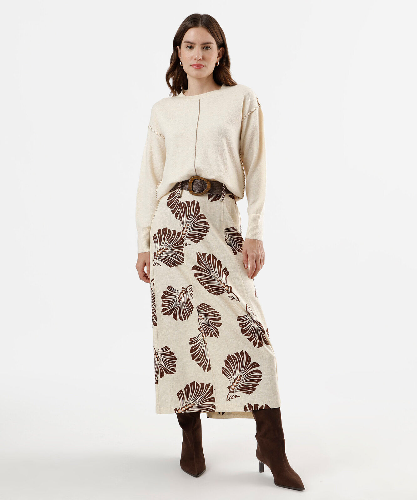 suéter feminino de tricot com bordado bege