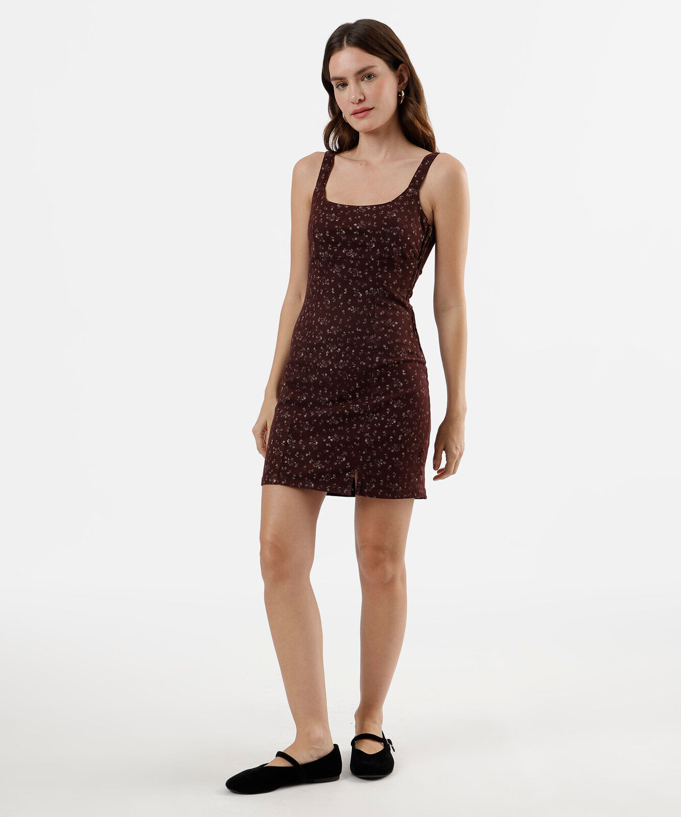 vestido curto feminino de sarja com fenda floral vinho