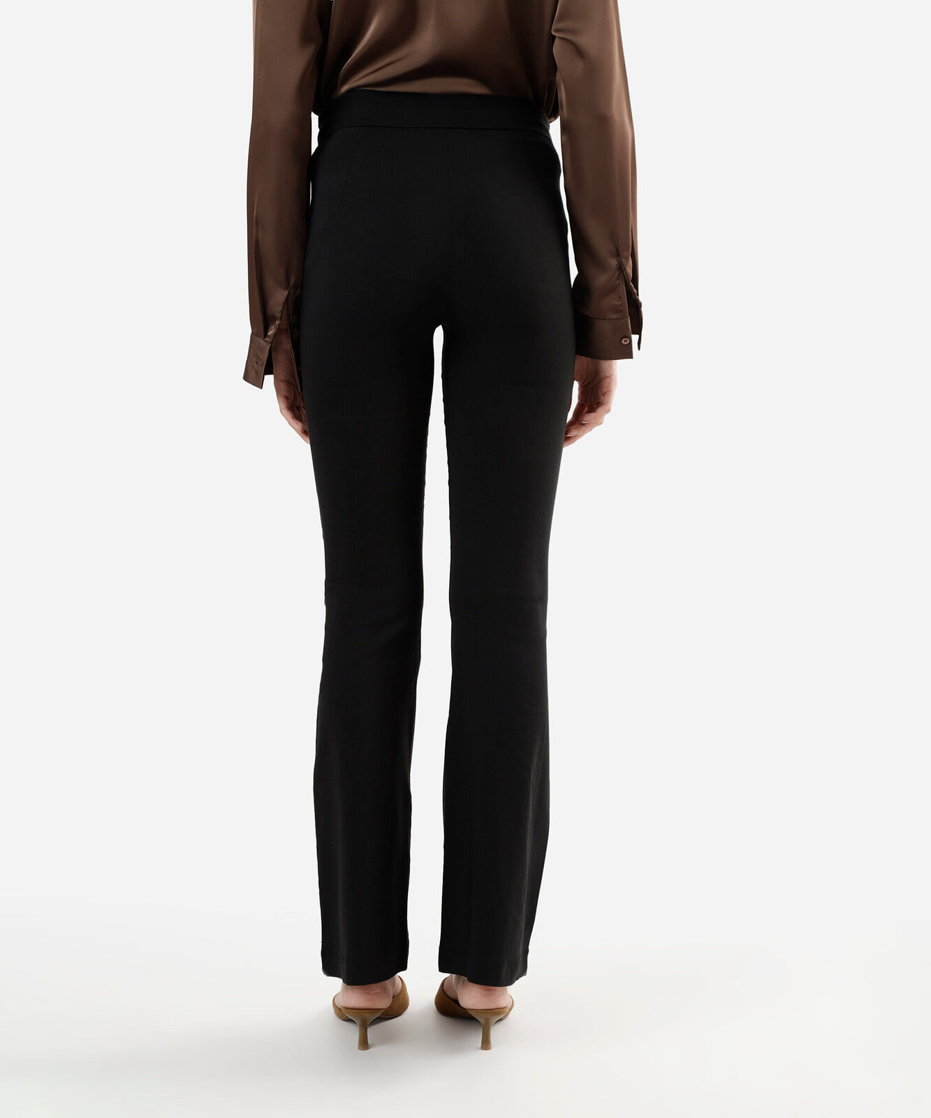 calça flare de alfaiataria feminina cintura alta preta
