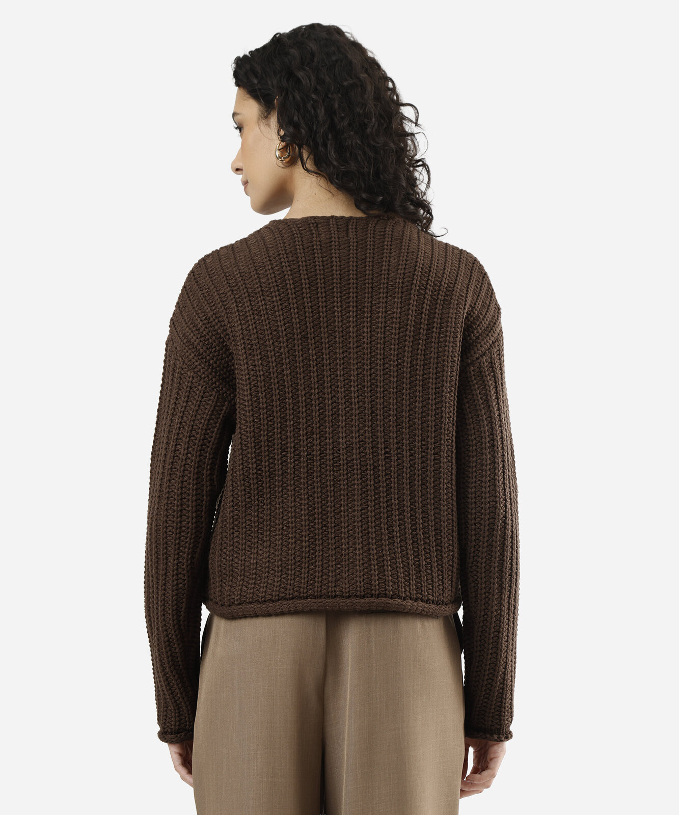 cardigan feminino de tricot com bolsos marrom
