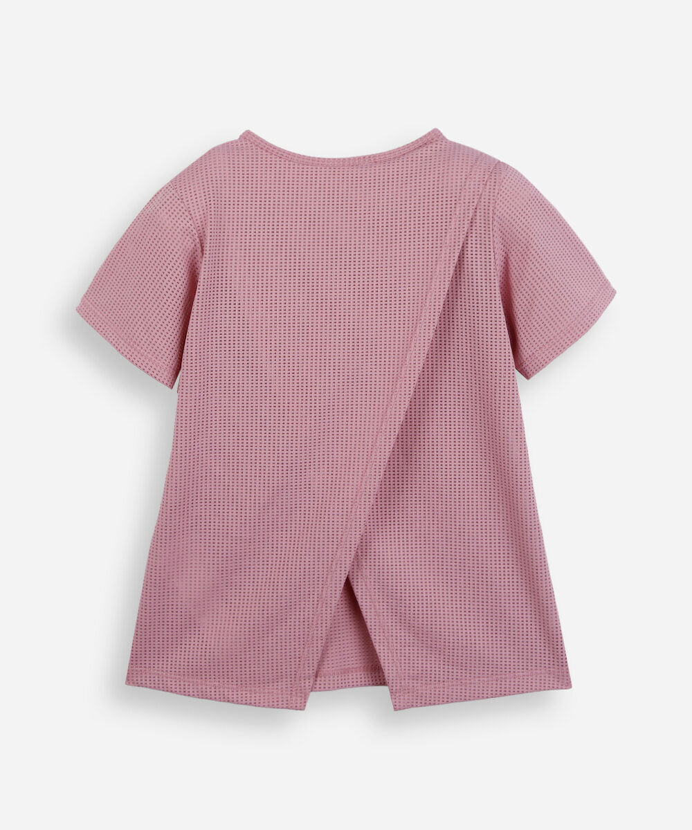 camiseta esportiva infantil manga curta com fenda rosa