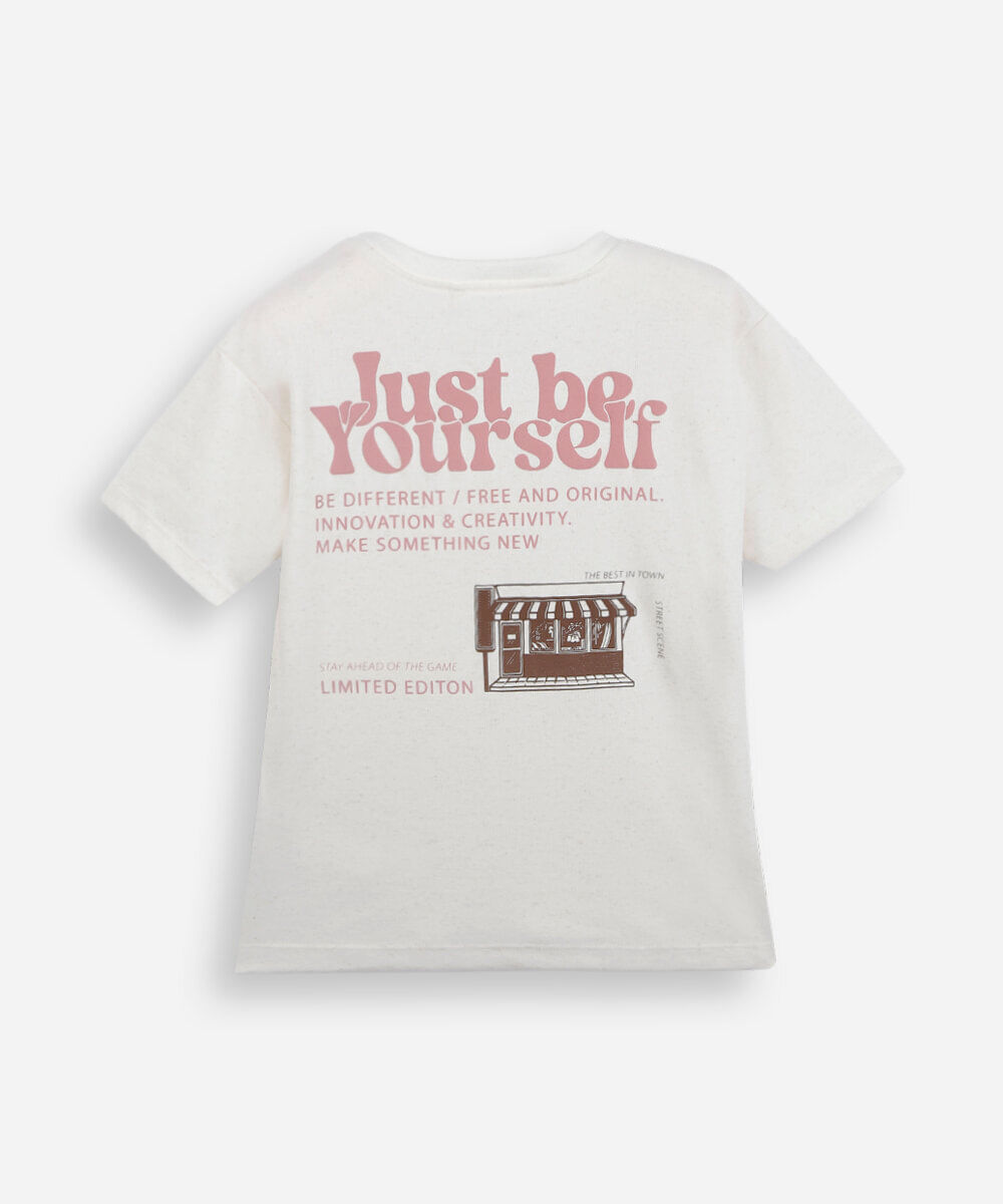 camiseta infantil estampa escrita bege