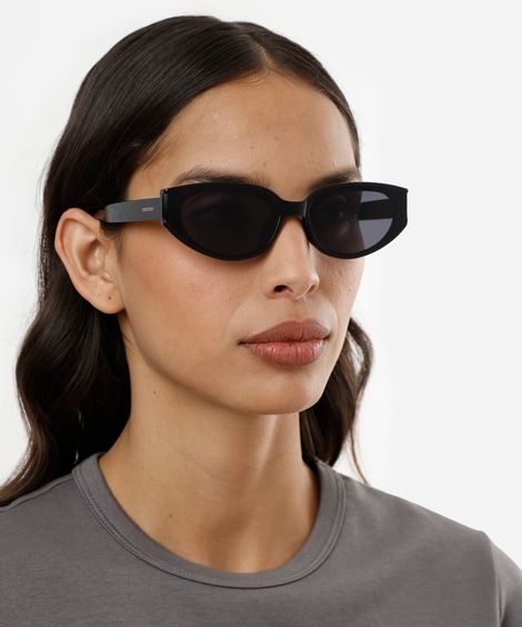óculos de sol feminino oval de acetato triton preto