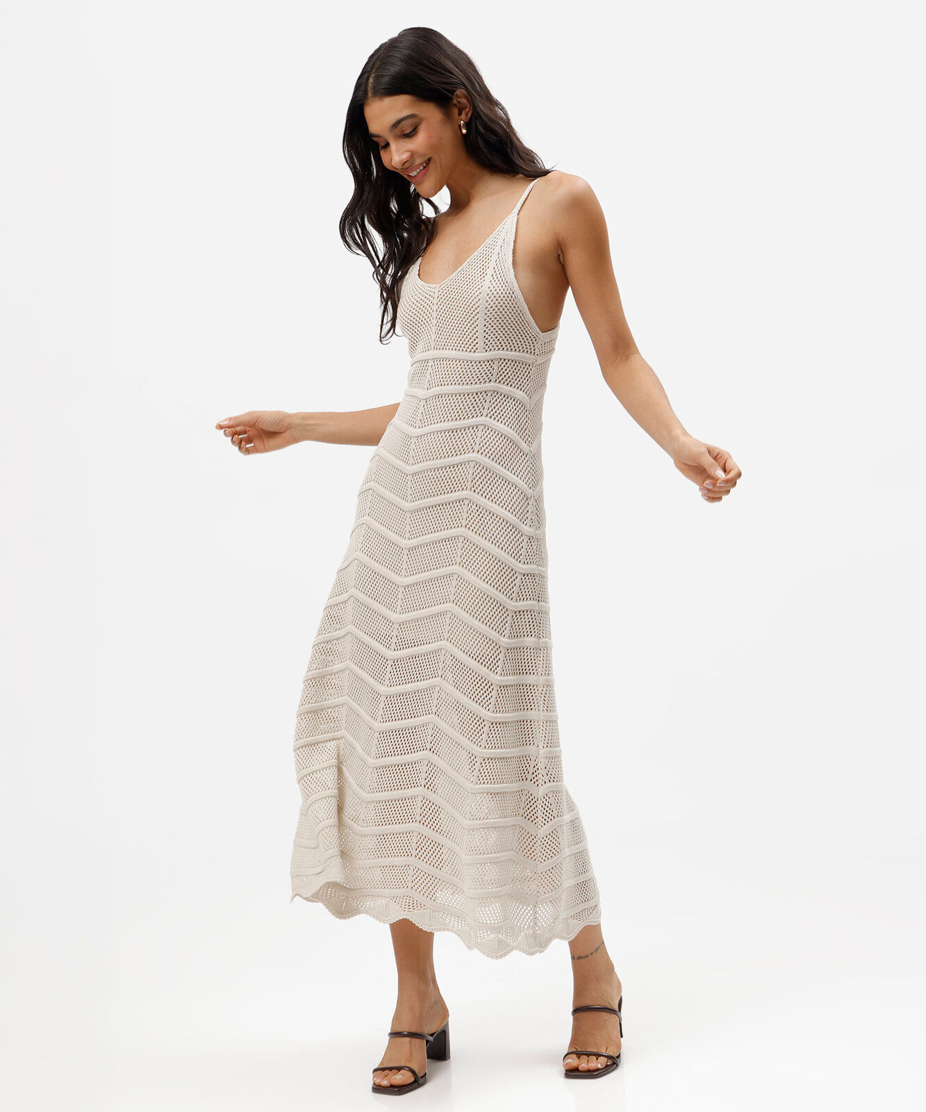 vestido midi feminino de tricot decote v texturizado bege
