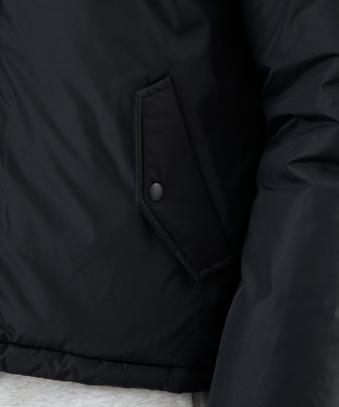 jaqueta puffer feminina com capuz preta