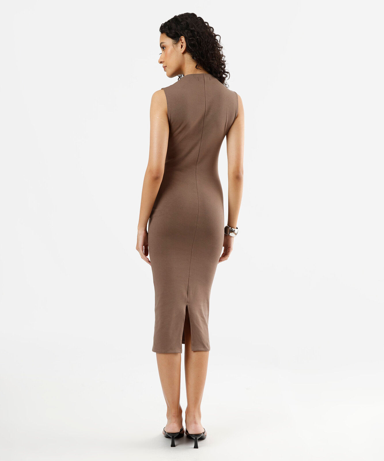 vestido feminino de algodão gola alta marrom