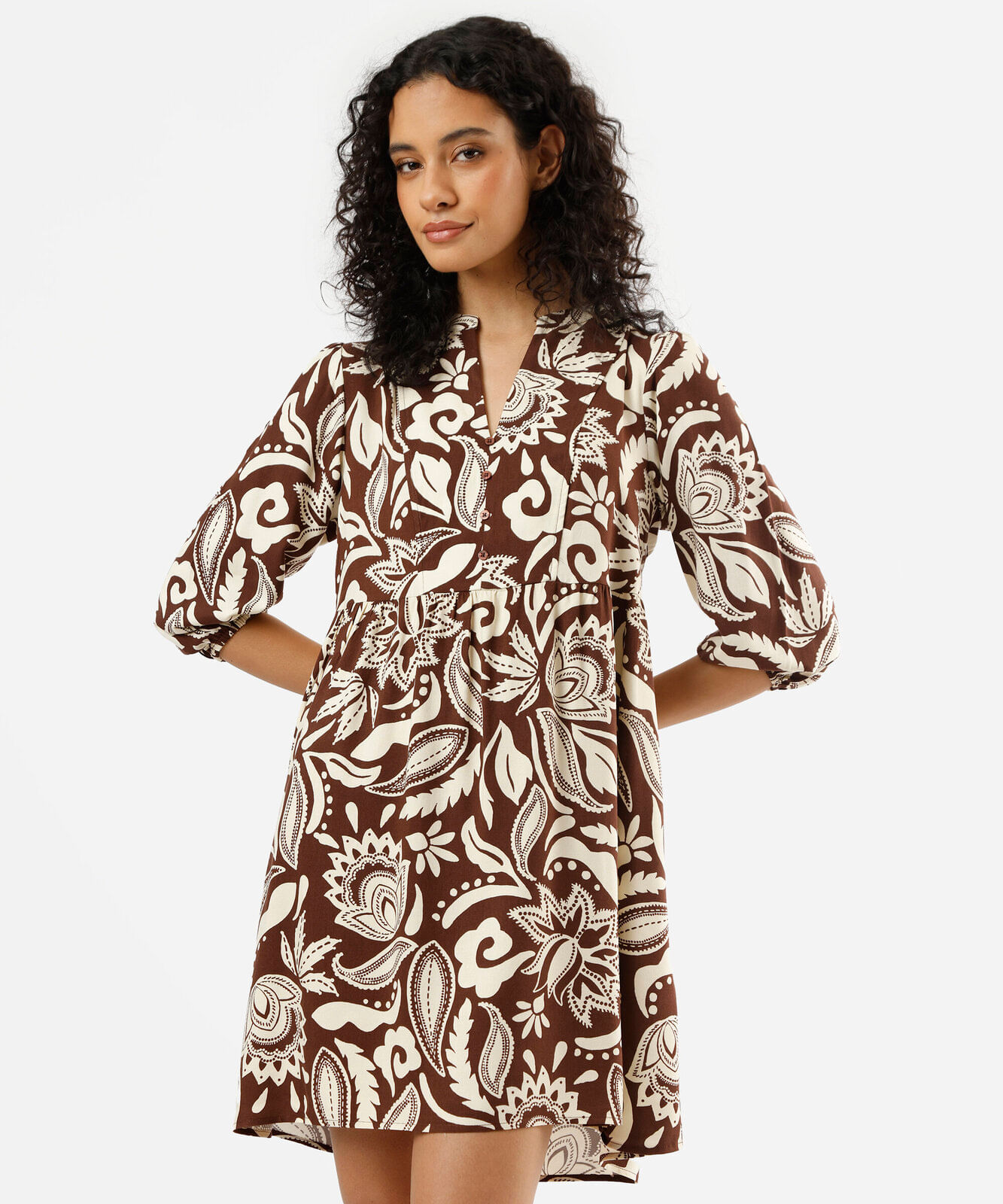 vestido curto feminino de viscose floral marrom