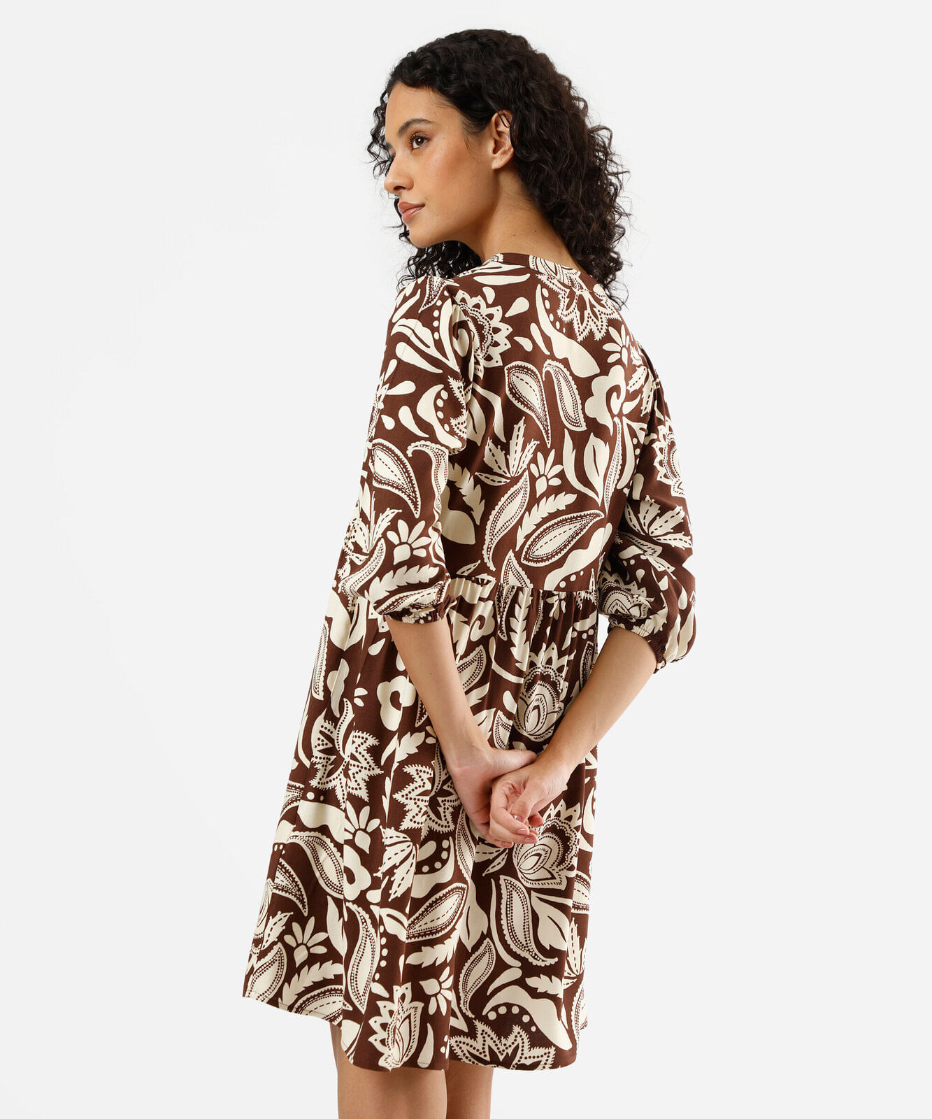 vestido curto feminino de viscose floral marrom