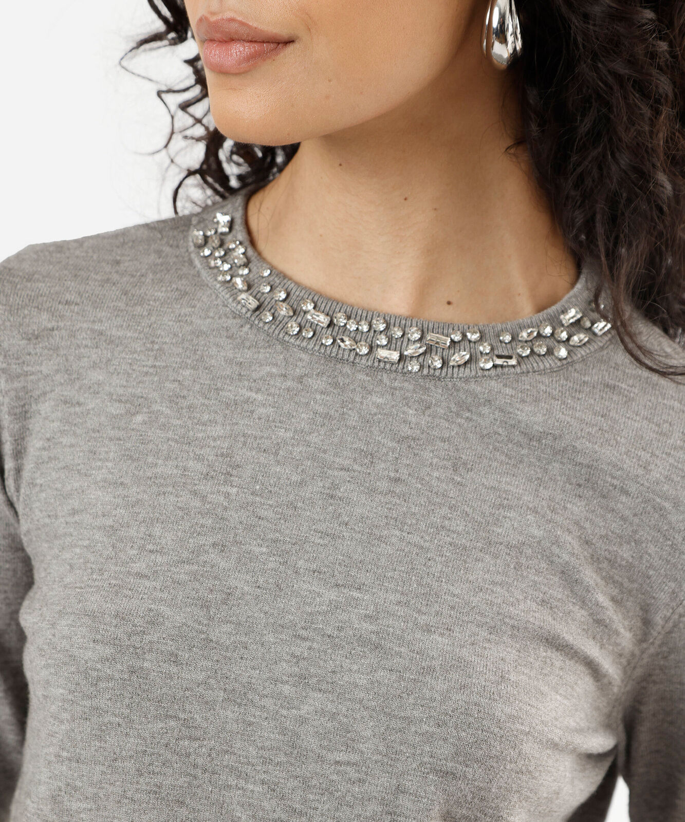 suéter feminino de tricot com brilhos cinza