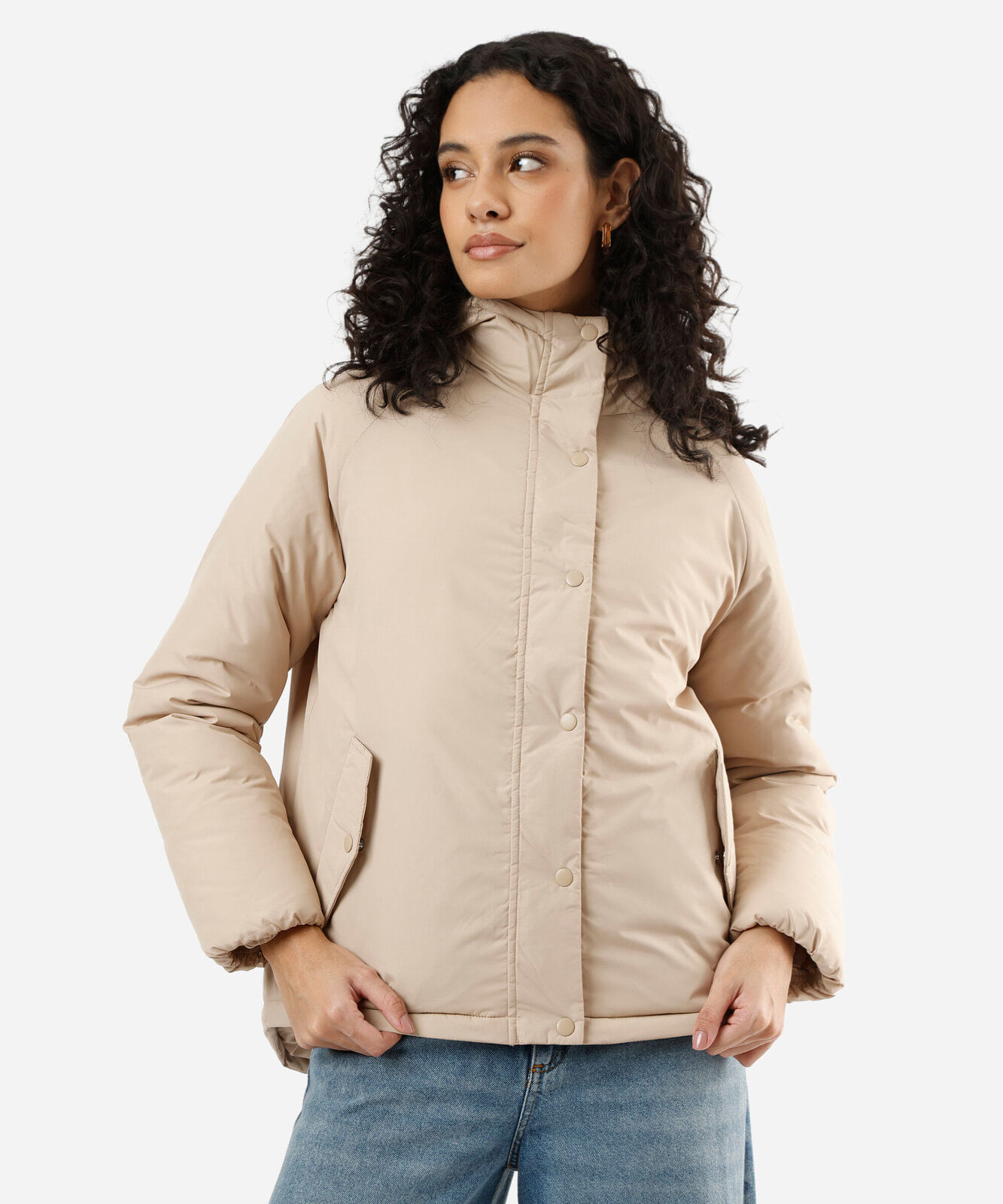 jaqueta puffer feminina com capuz bege