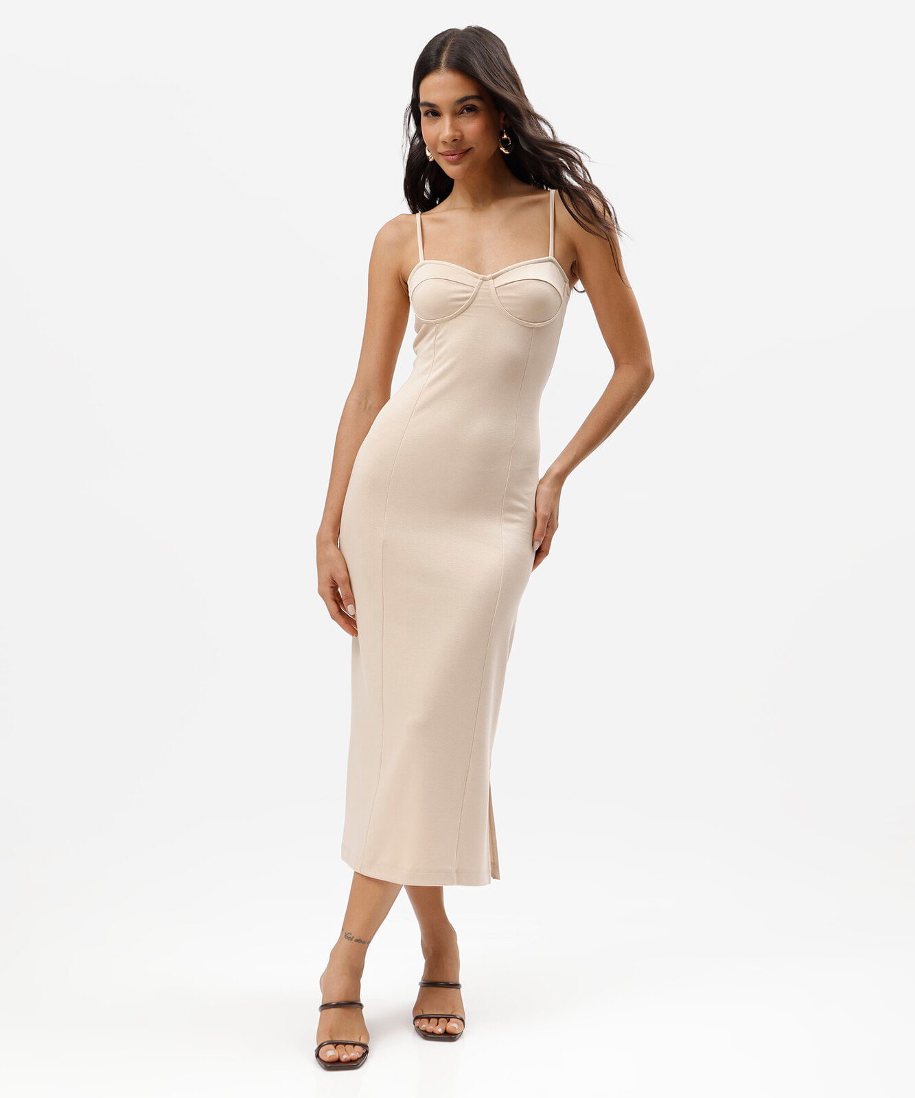 vestido midi feminino decote coração com fenda bege