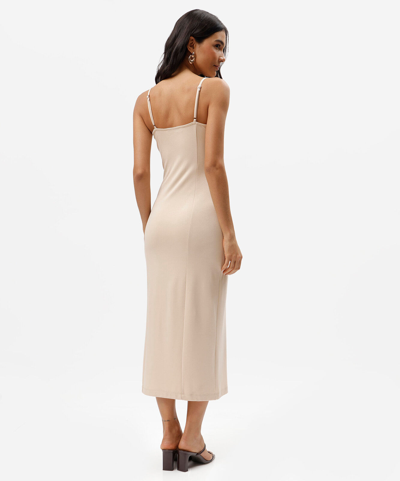 vestido midi feminino decote coração com fenda bege