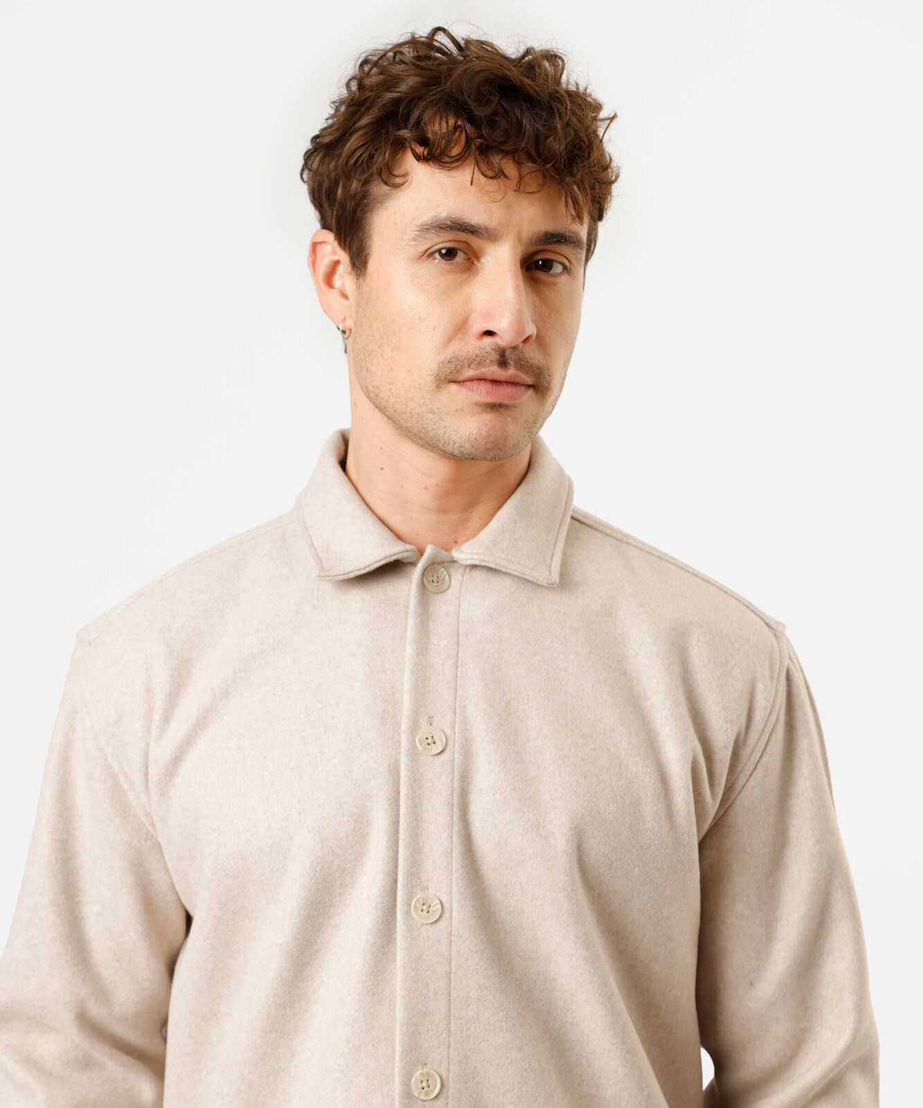 camisa overshirt masculina manga longa texturizada bege