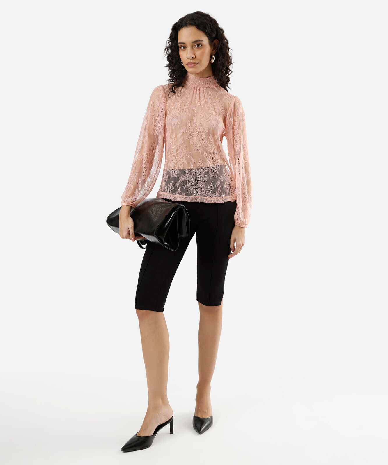 bata feminina de renda gola alta com amarração rosa