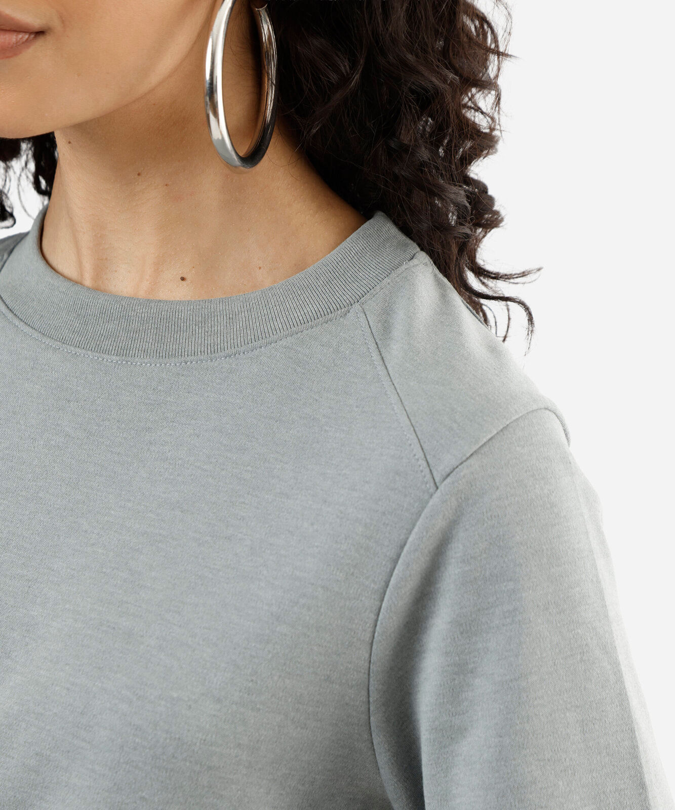 camiseta feminina de algodão peruano oversized com recorte cinza