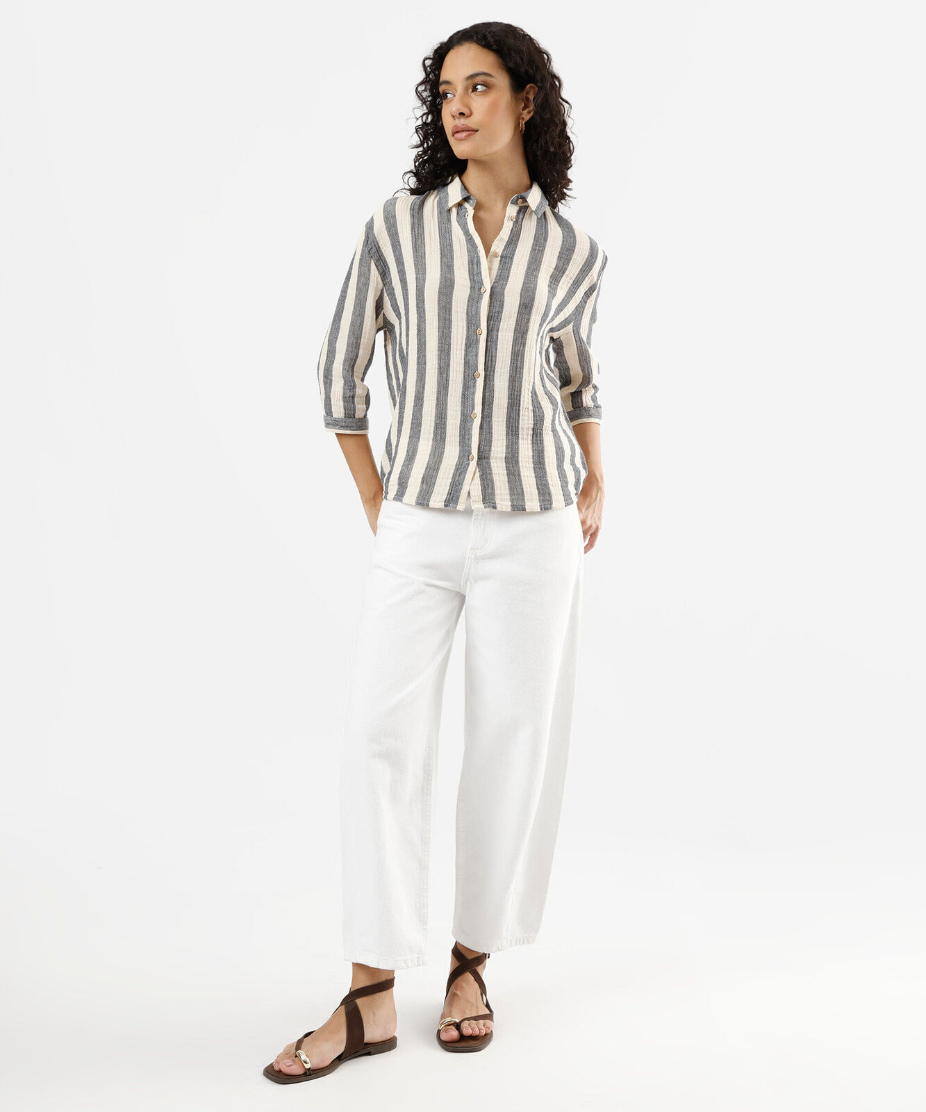 camisa feminina de algodão manga longa listrada marrom